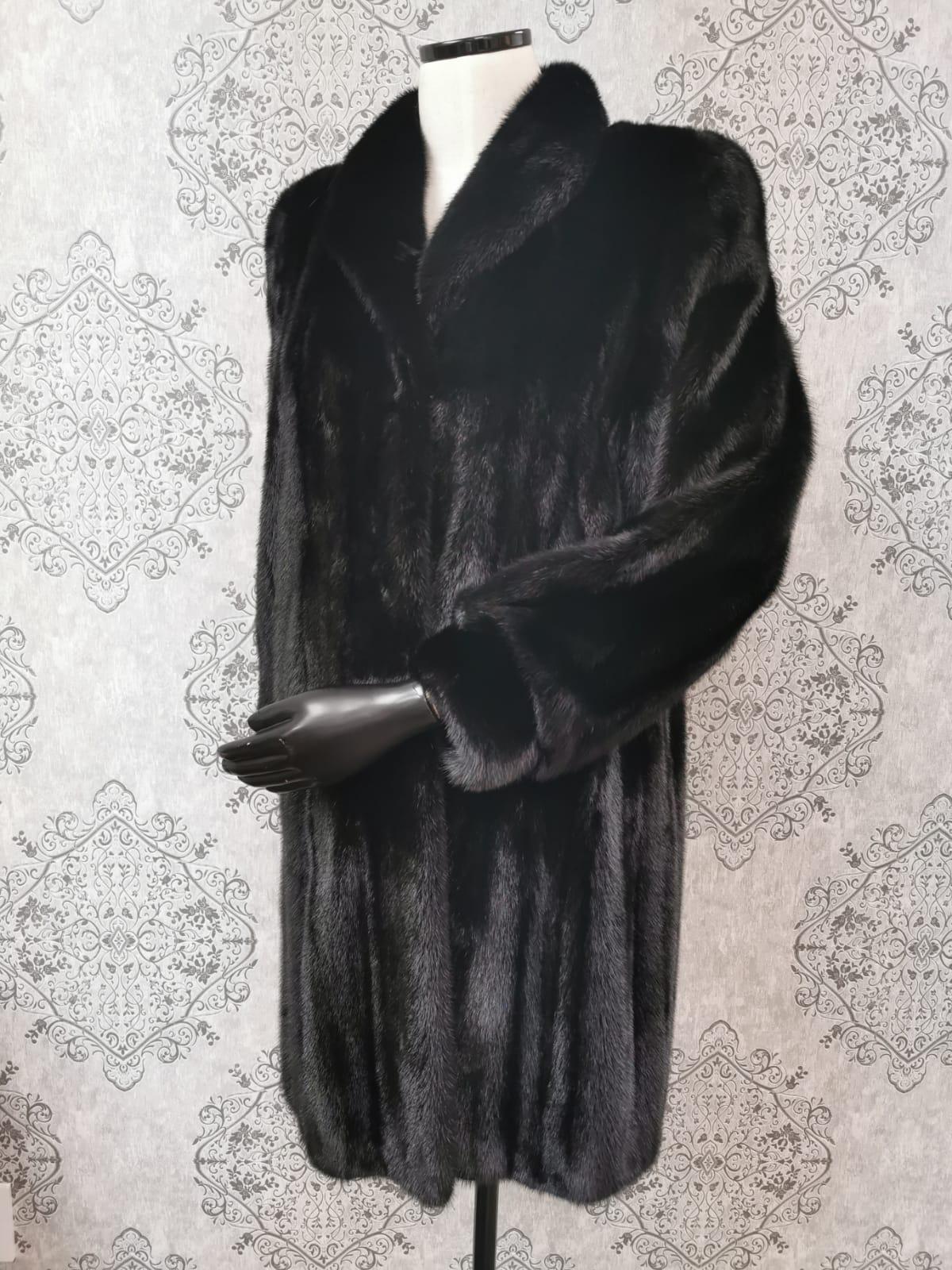 Brand new Blackglama mink fur coat 10 In New Condition For Sale In Montreal, Quebec
