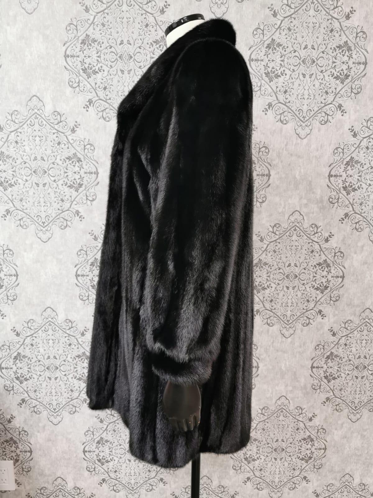 Brand new Blackglama mink fur coat 10 In New Condition In Montreal, Quebec