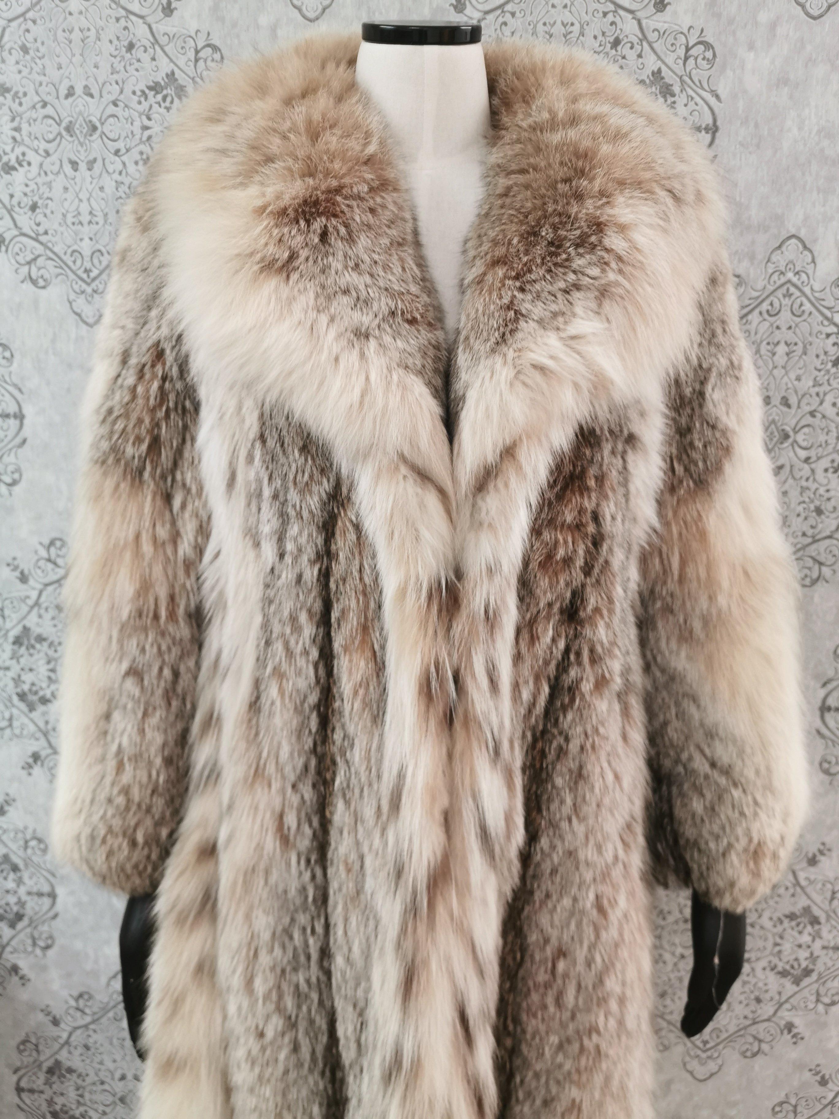 Manteau canadien neuf en fourrure de Lynx (taille 12 - M) en vente 2