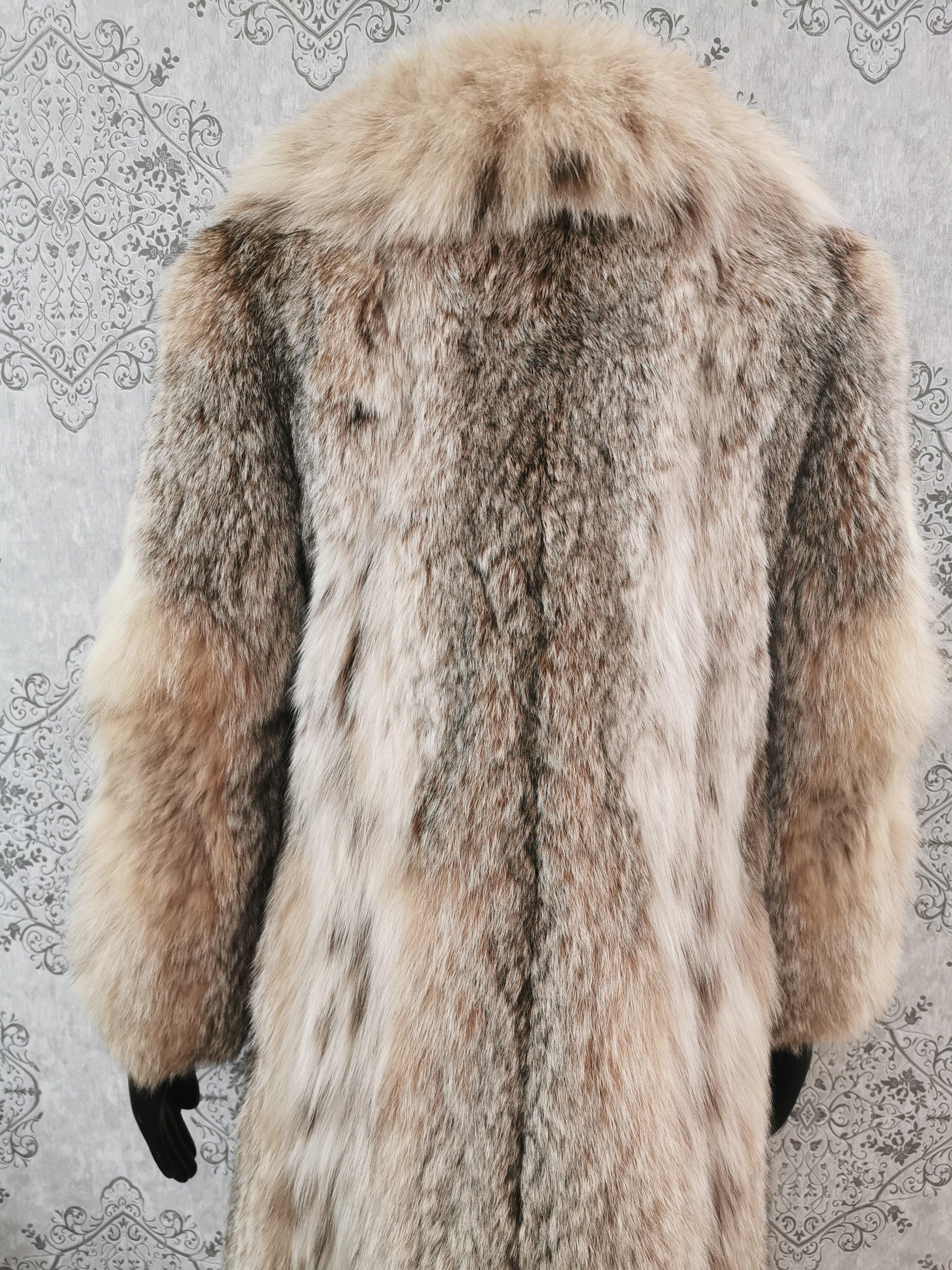 Manteau canadien neuf en fourrure de Lynx (taille 12 - M) en vente 3