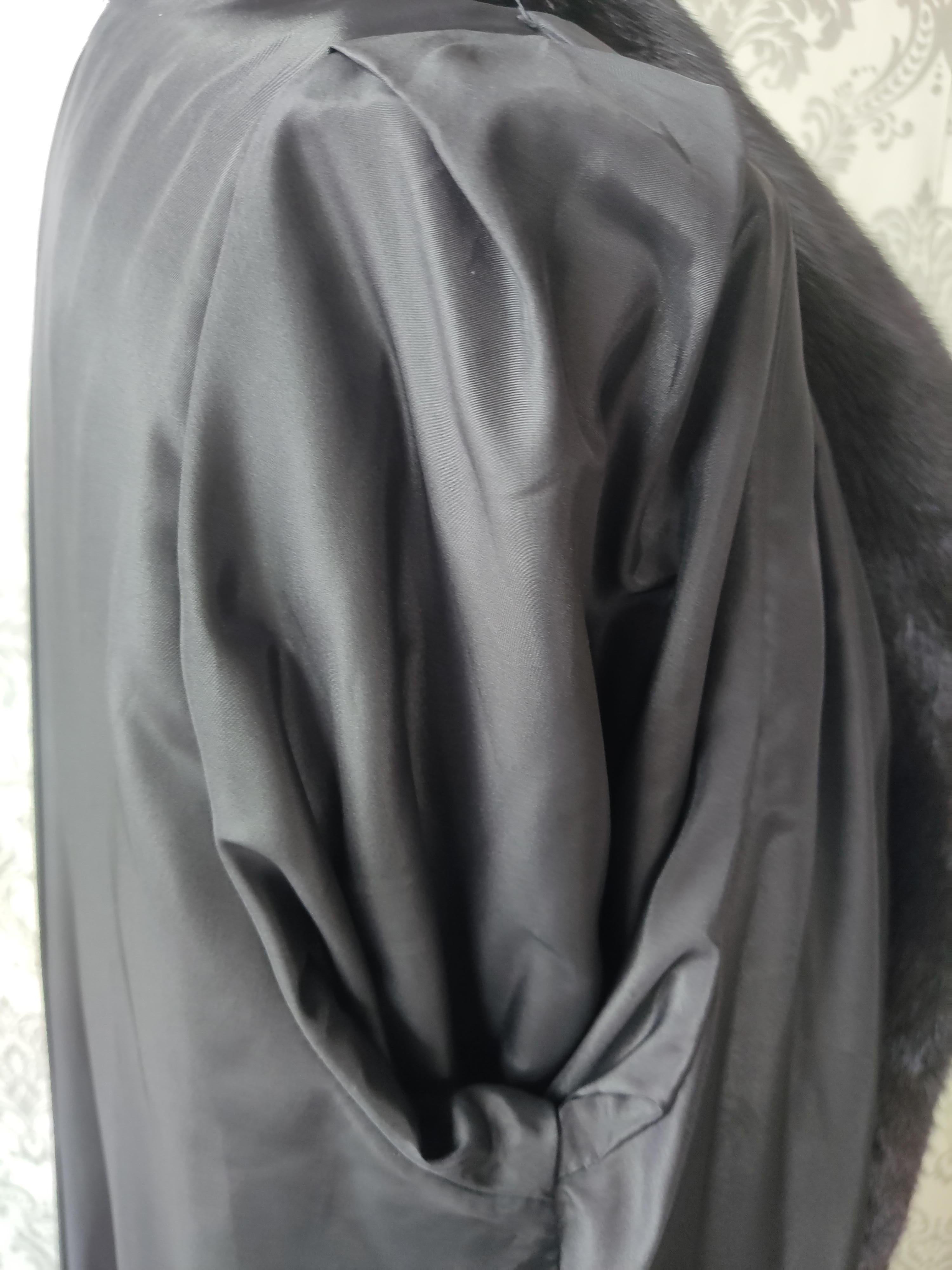 Brandneuer Carolina Herrera weiblicher schwarzer Nerzpelz-Swing-Mantel (Größe 16 XL) im Angebot 5