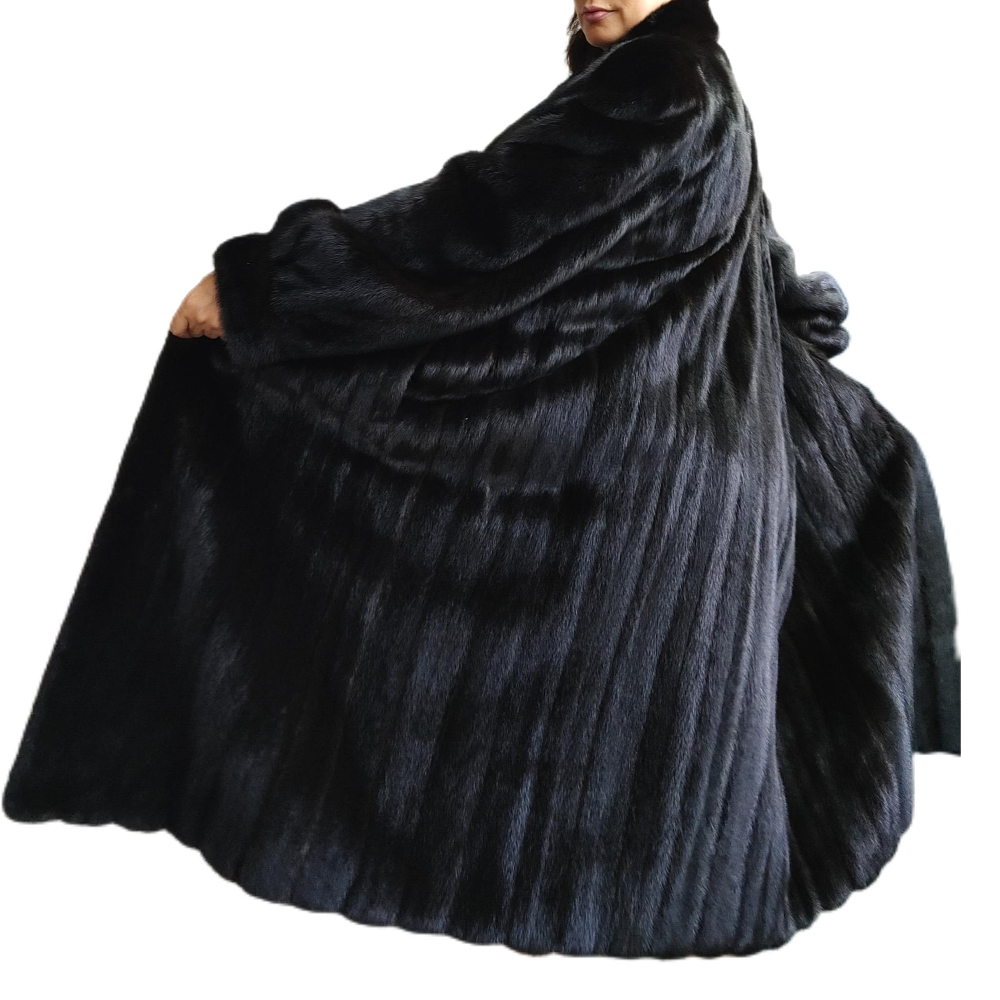 Brandneuer Carolina Herrera weiblicher schwarzer Nerzpelz-Swing-Mantel (Größe 16 XL) im Angebot 11