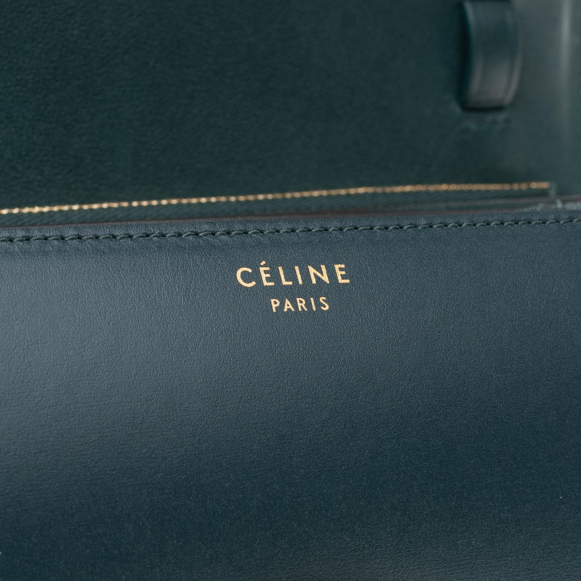 Brand New Céline Classic handbag with strap in green calfskin and gold hardware 9