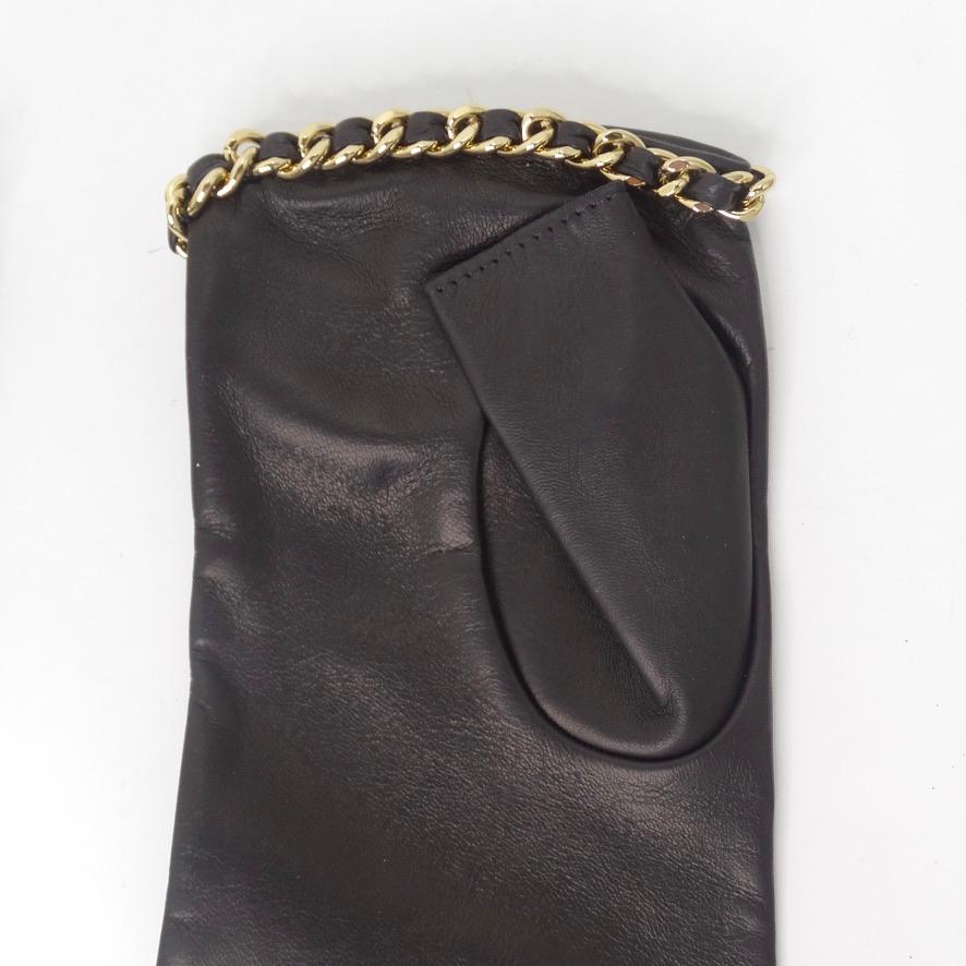 Brand New Chanel FW2020 Interlocking C Logo Leather Fingerless Gloves en vente 3