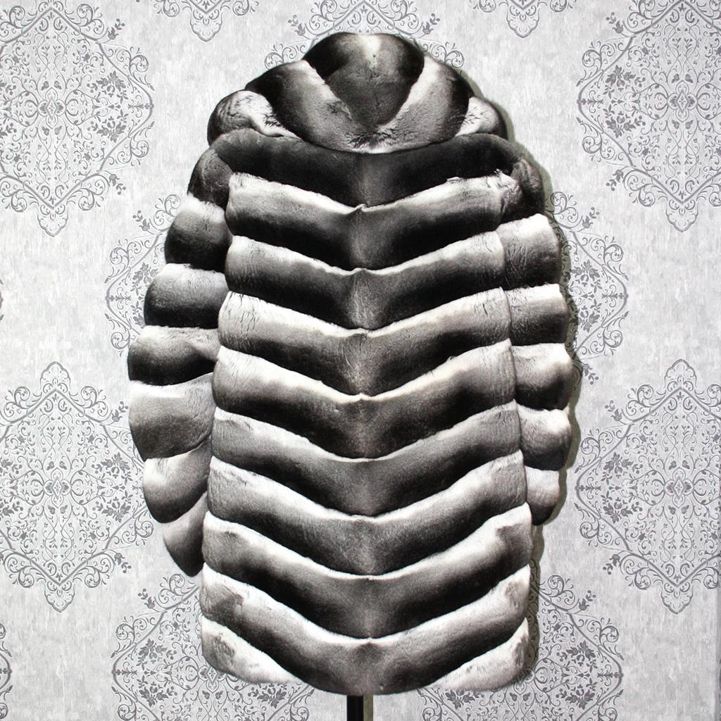 Manteau neuf en fourrure de chinchilla avec capuche double en fourrure (taille 12 - M) en vente 4