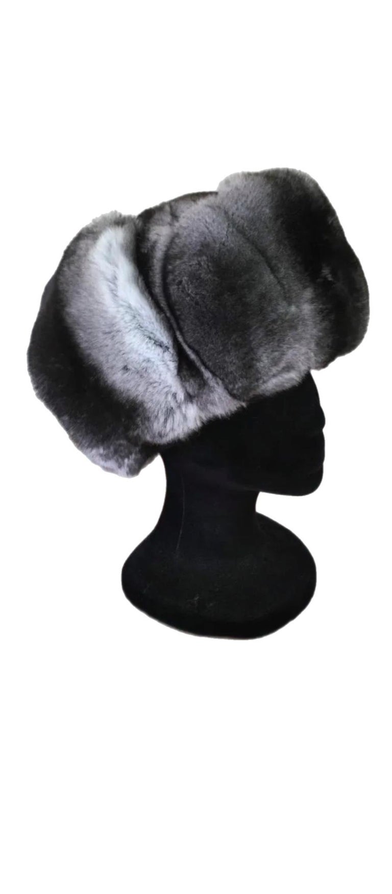 NWT Chinchilla Fur Bun Hat Classic Style Chinchilla Fur Hat. One-Of-A-Kind Accessory main image 4