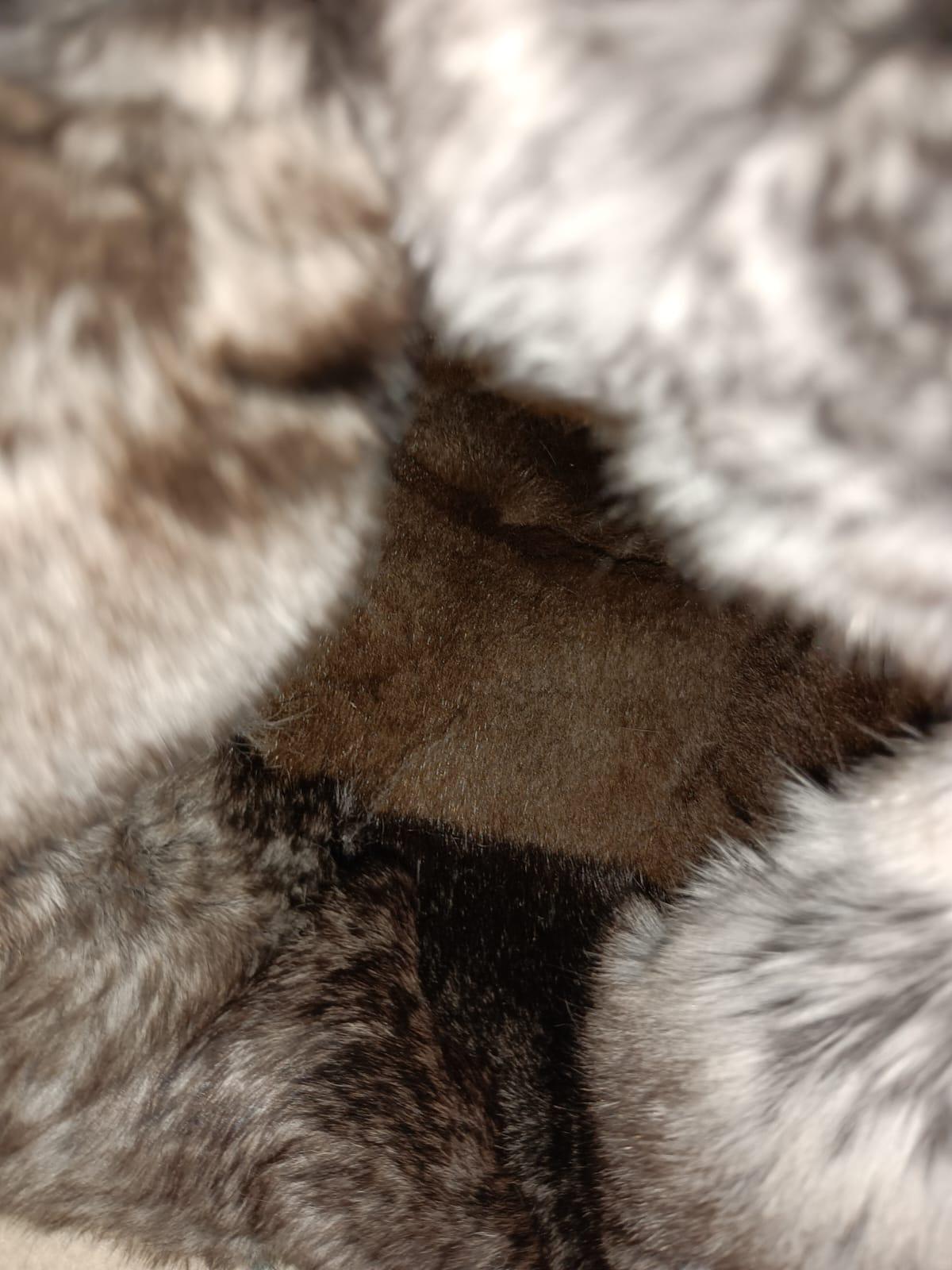 Brand New Chinchilla Fur Mittens with Sheared Beaver Lining For Sale 11
