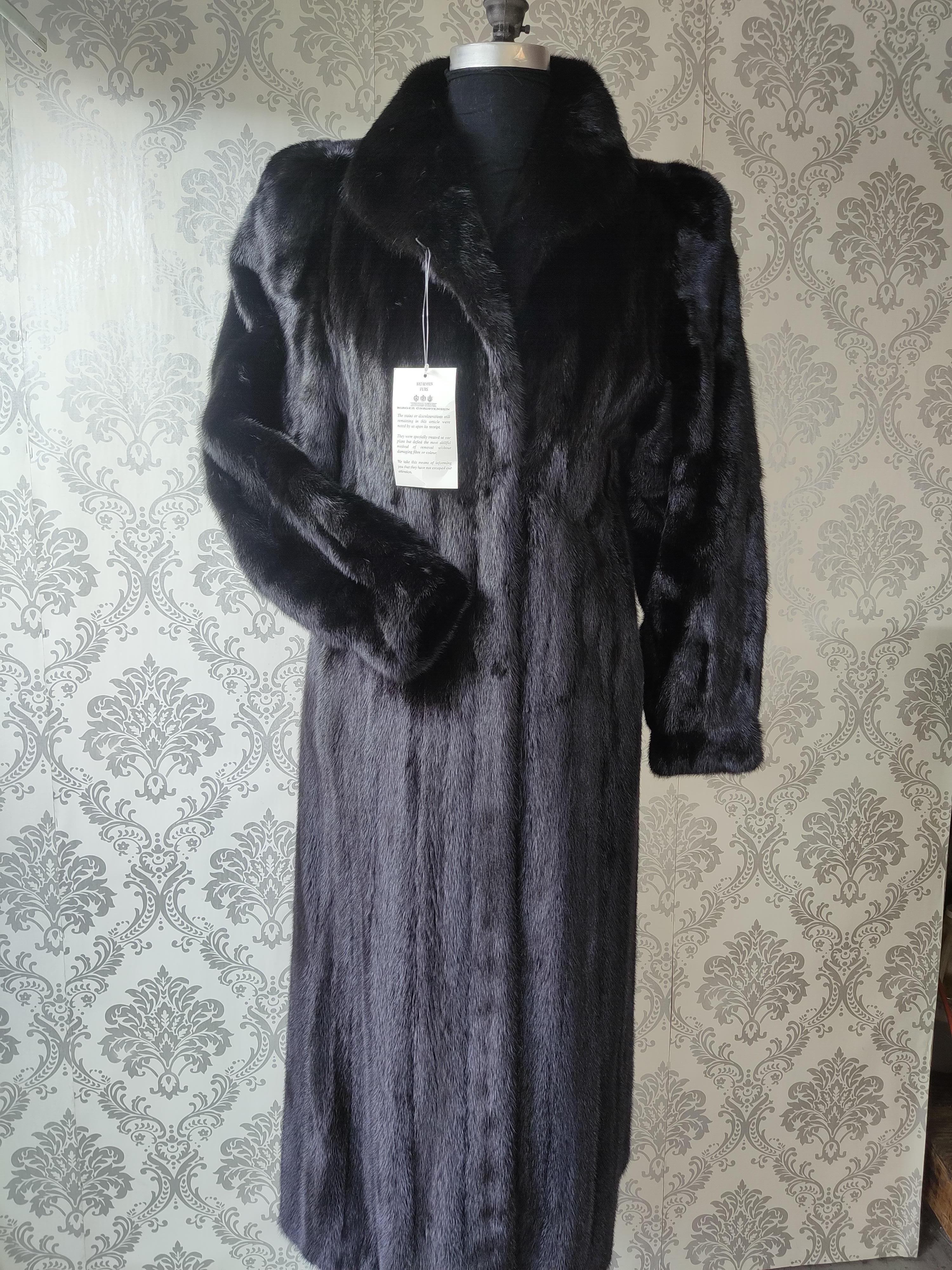 Brand New Christian Dior Black Mink Fur Swing Coat (Size 12-M) en vente 12