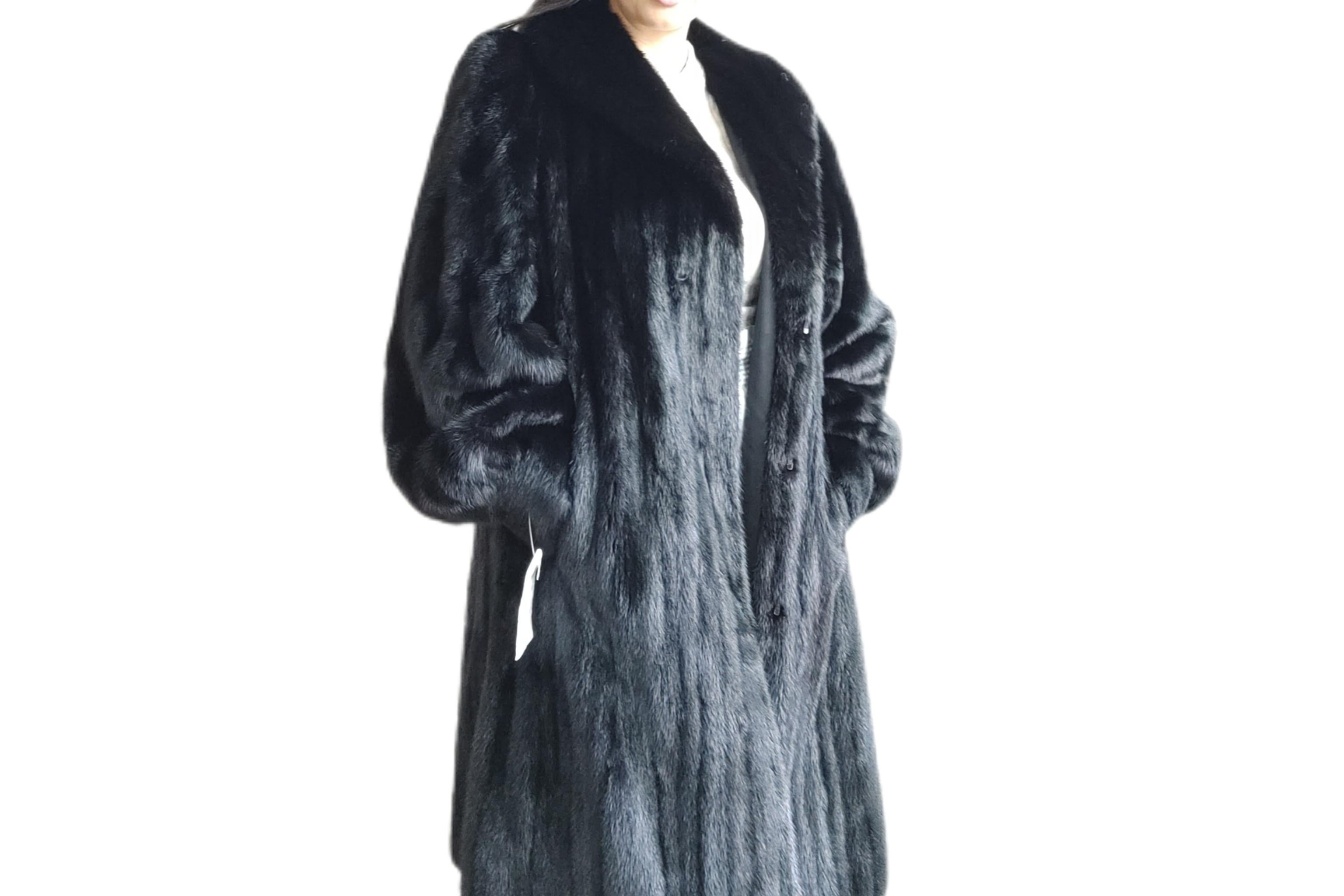 Brand New Christian Dior Black Mink Fur Swing Coat (Size 12-M) en vente 14