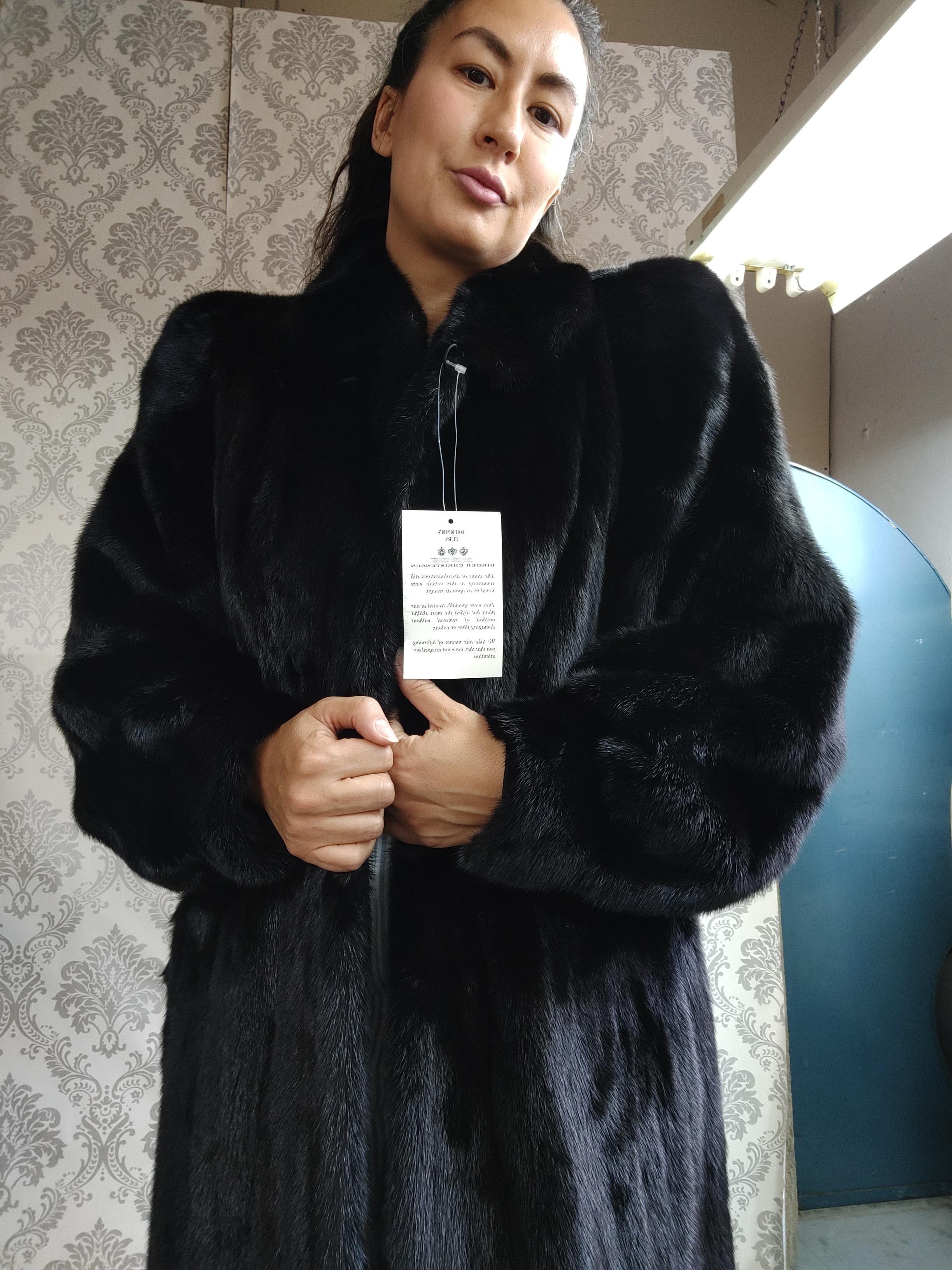 Women's Brand New Christian Dior Black Mink Fur Swing Coat (Size 12-M) For Sale
