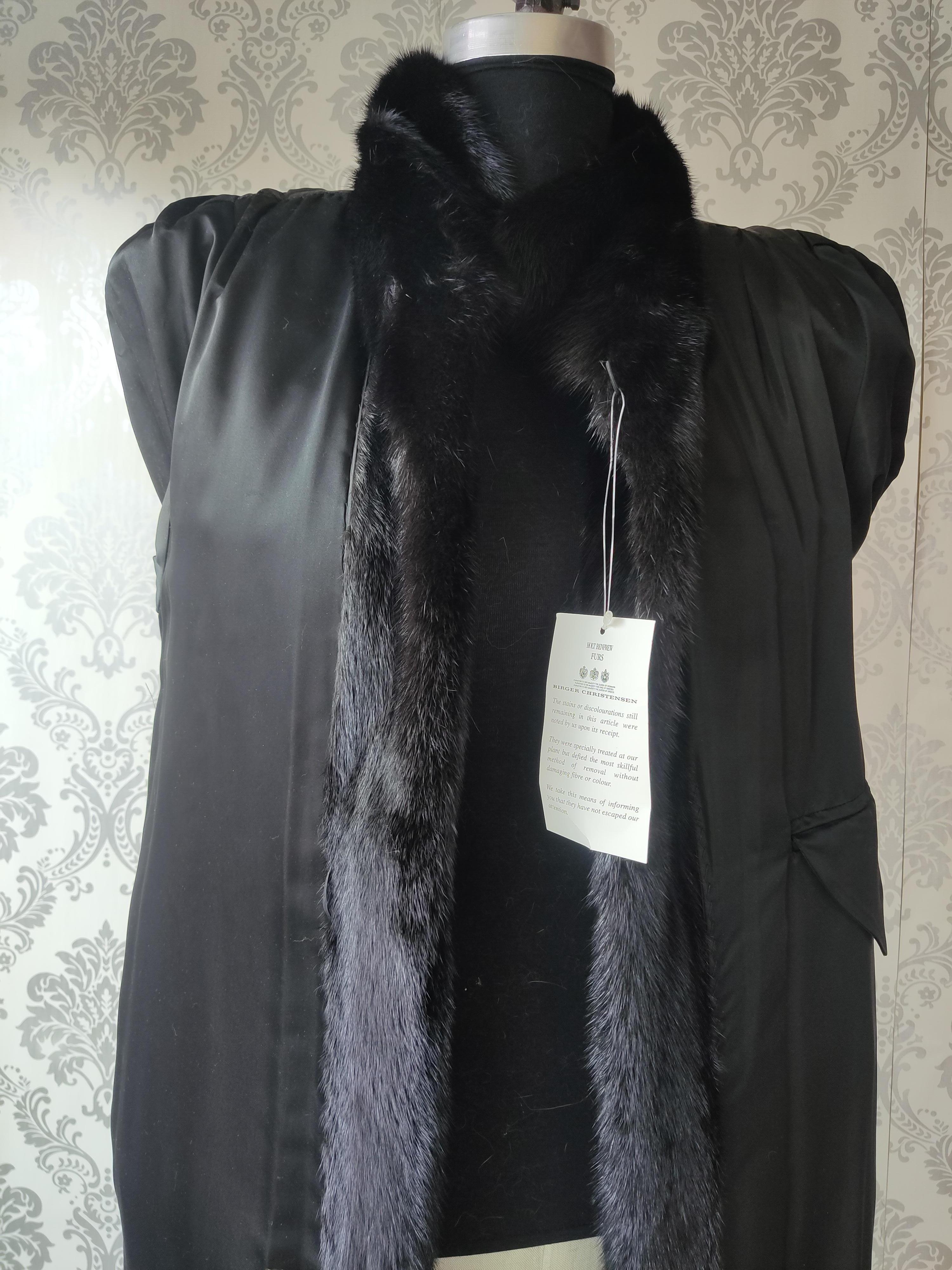 Brand New Christian Dior Black Mink Fur Swing Coat (Size 12-M) en vente 1