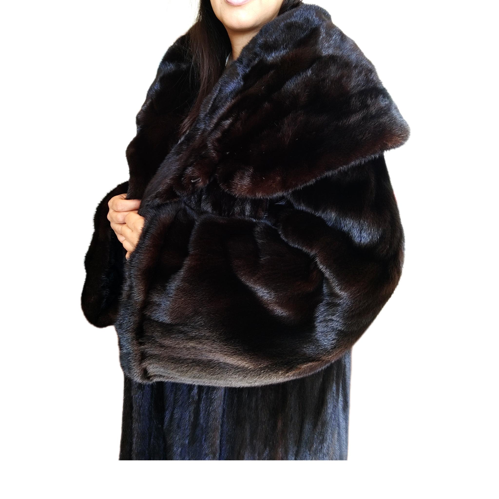 Brand New Christian Dior Black Mink Fur Swing Coat (Size 24 2XL)) en vente 3