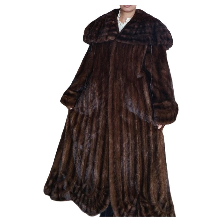 Brand New Christian Dior Demi Buff Mink Fur Swing Coat (Size 24 2XL)) at  1stDibs