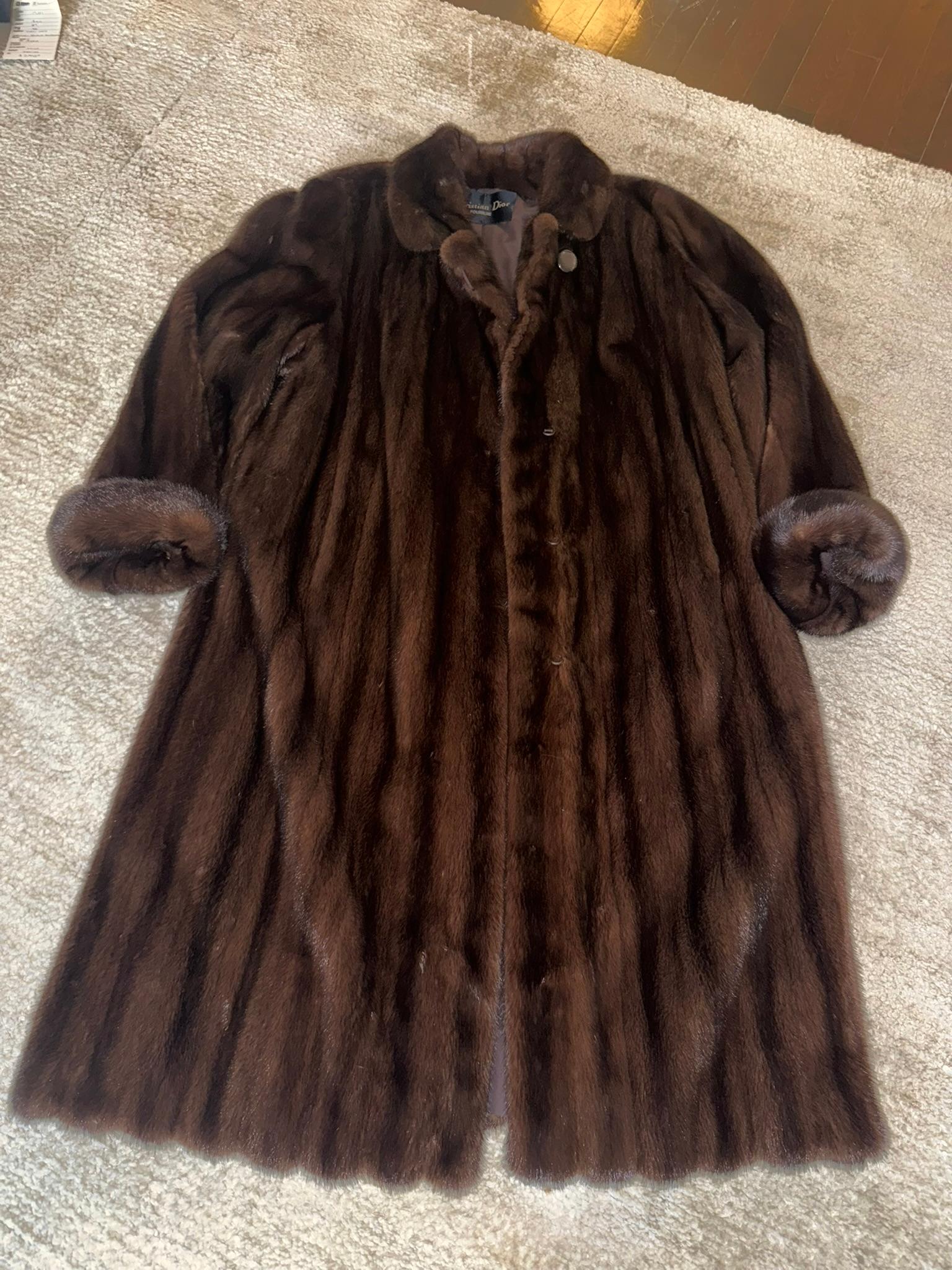 Nuevo abrigo de piel de visón Christian Dior talla 12 L en venta 11