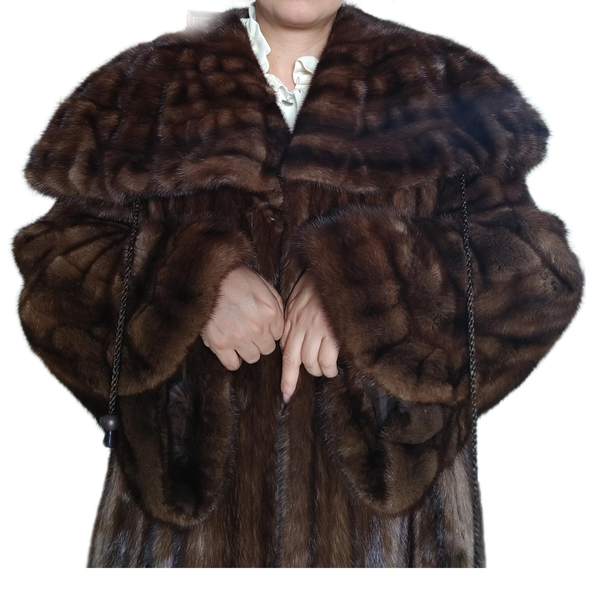 Manteau trapèze Christian Dior Demi Buff en fourrure de vison (taille 24 2XL) Neuf - En vente à Montreal, Quebec