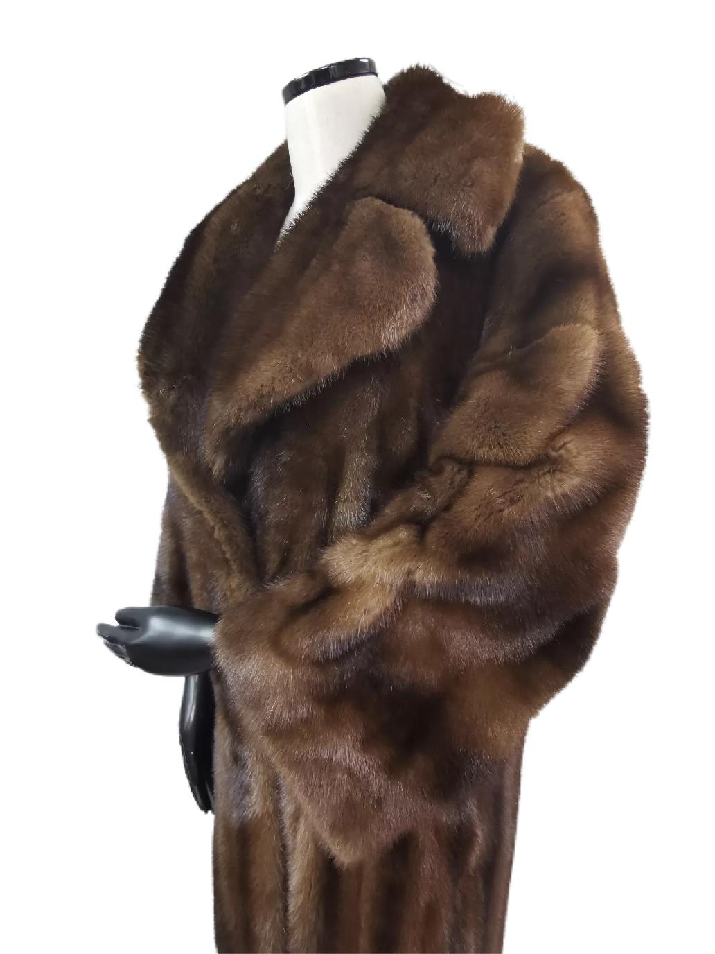 Black Christian dior mink fur coat size 18 For Sale