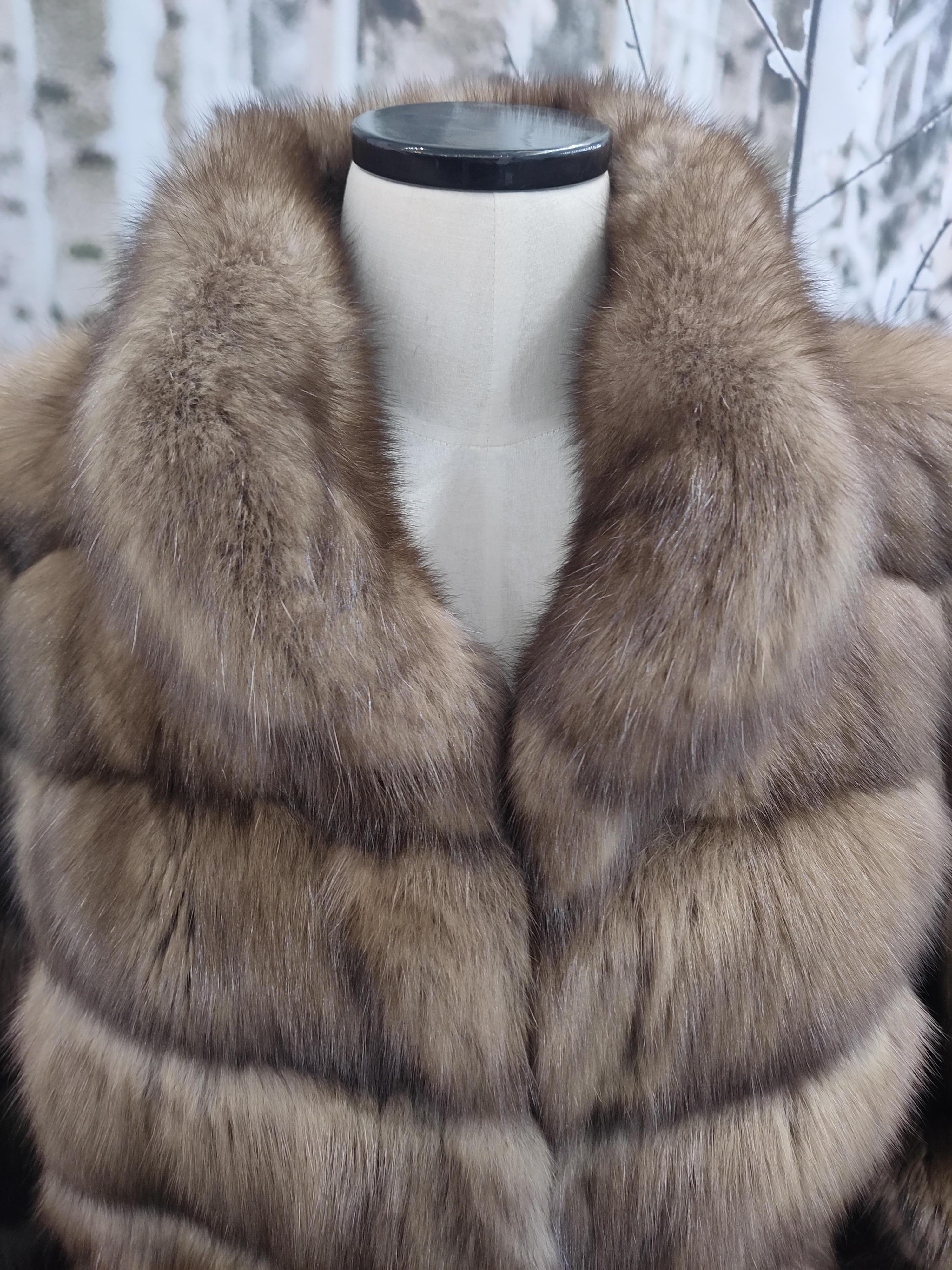 Sobol Tortora veste russe en fourrure de zibeline, état neuf, 45000$ étiquettes en vente 12