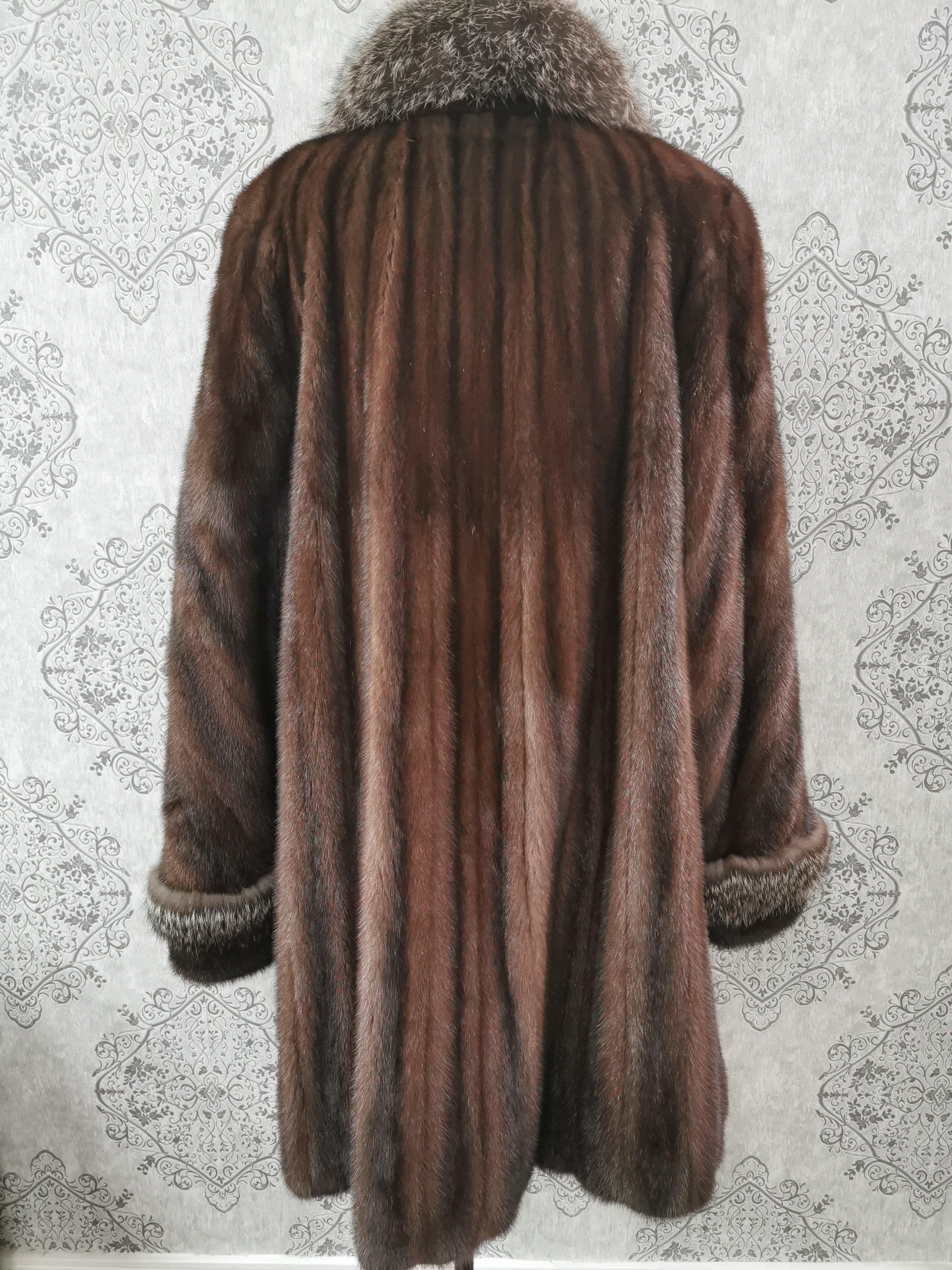 Women's Brand New Demi Buff Mink Fur Swing Coat With Silver Fox Fur Trim (Size 14-L) For Sale