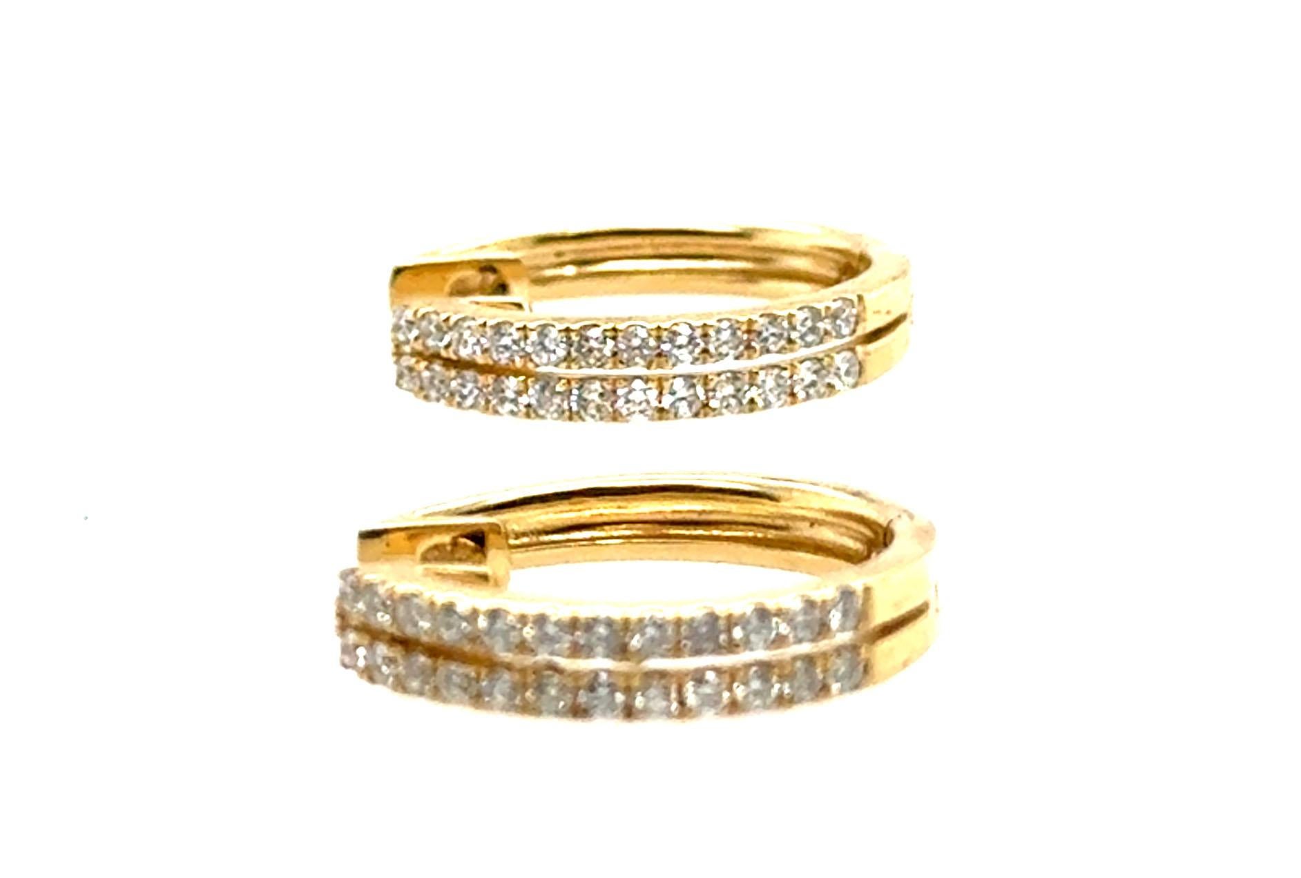 Nuovi orecchini Huggie Hoop con diamante estratto RBC .50ct in oro giallo 14 carati In condizioni Nuovo in vendita a Dearborn, MI