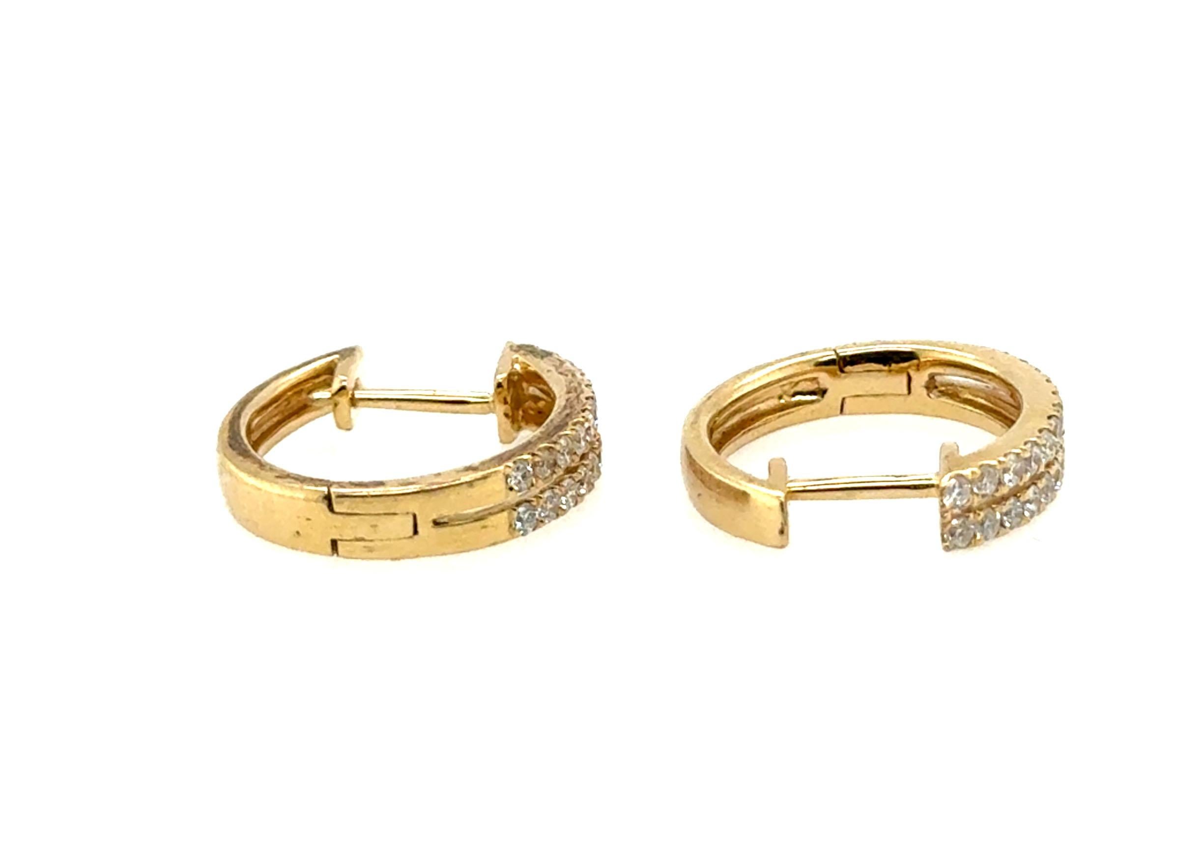 Nuovi orecchini Huggie Hoop con diamante estratto RBC .50ct in oro giallo 14 carati in vendita 1