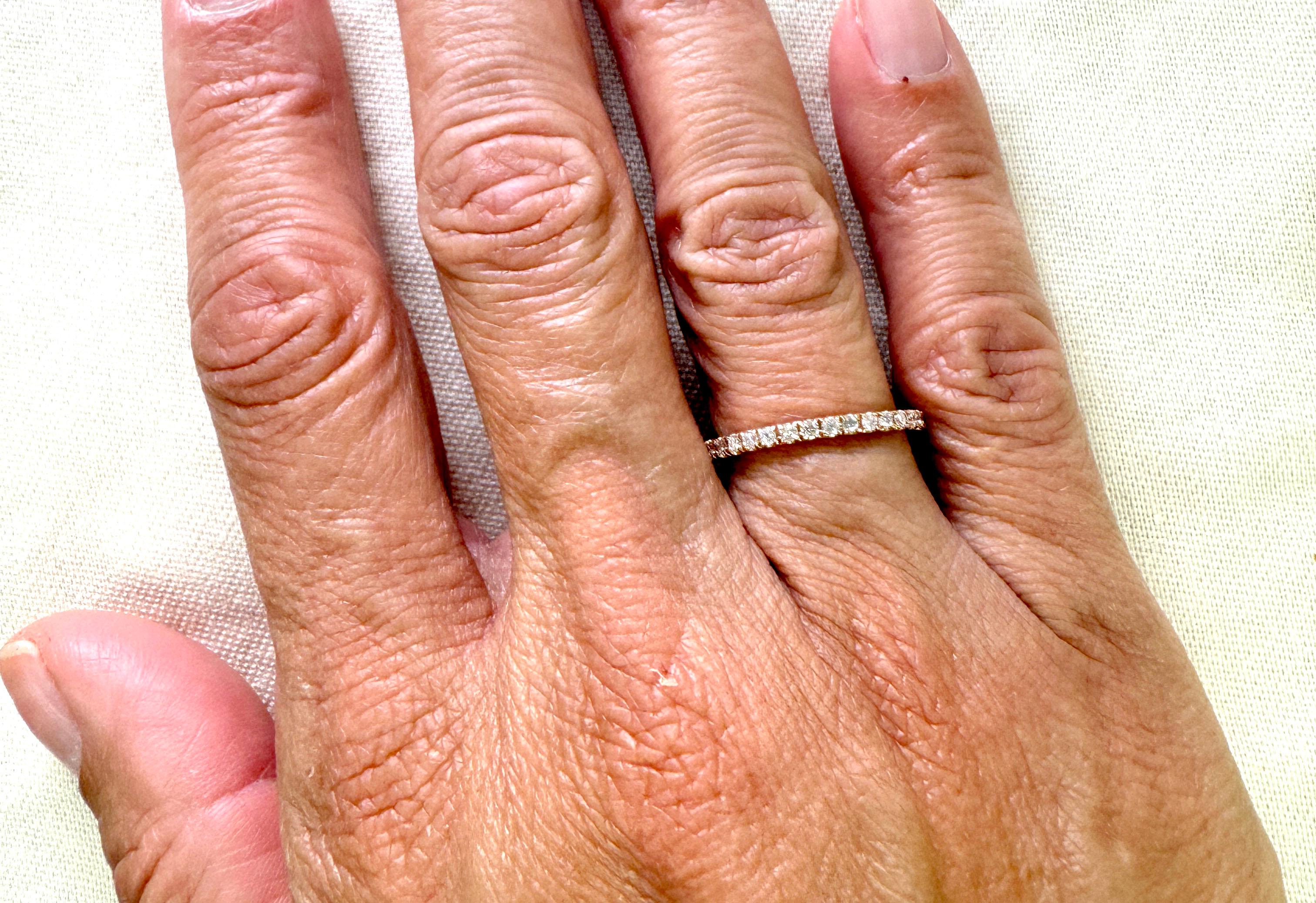 Brand New Diamond Wedding Ring Anniversary Band .25ct Mined 14K Rose Gold im Angebot 1
