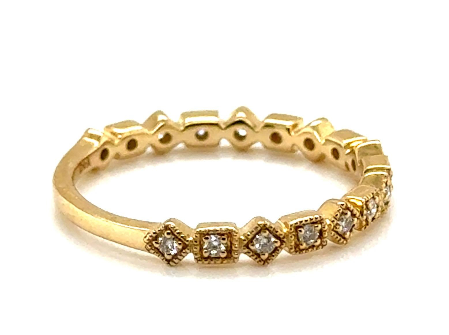 Brand New Diamond Wedding Ring Anniversary Band Mined D-F VS 14K Yellow Gold


Features 17 Genuine D-F/VS Natural Round Brilliant Cut Diamonds

Diamonds Go Almost All the Way Around the Band

Trademarked DiaStar

These Diamonds Are Superb Quality