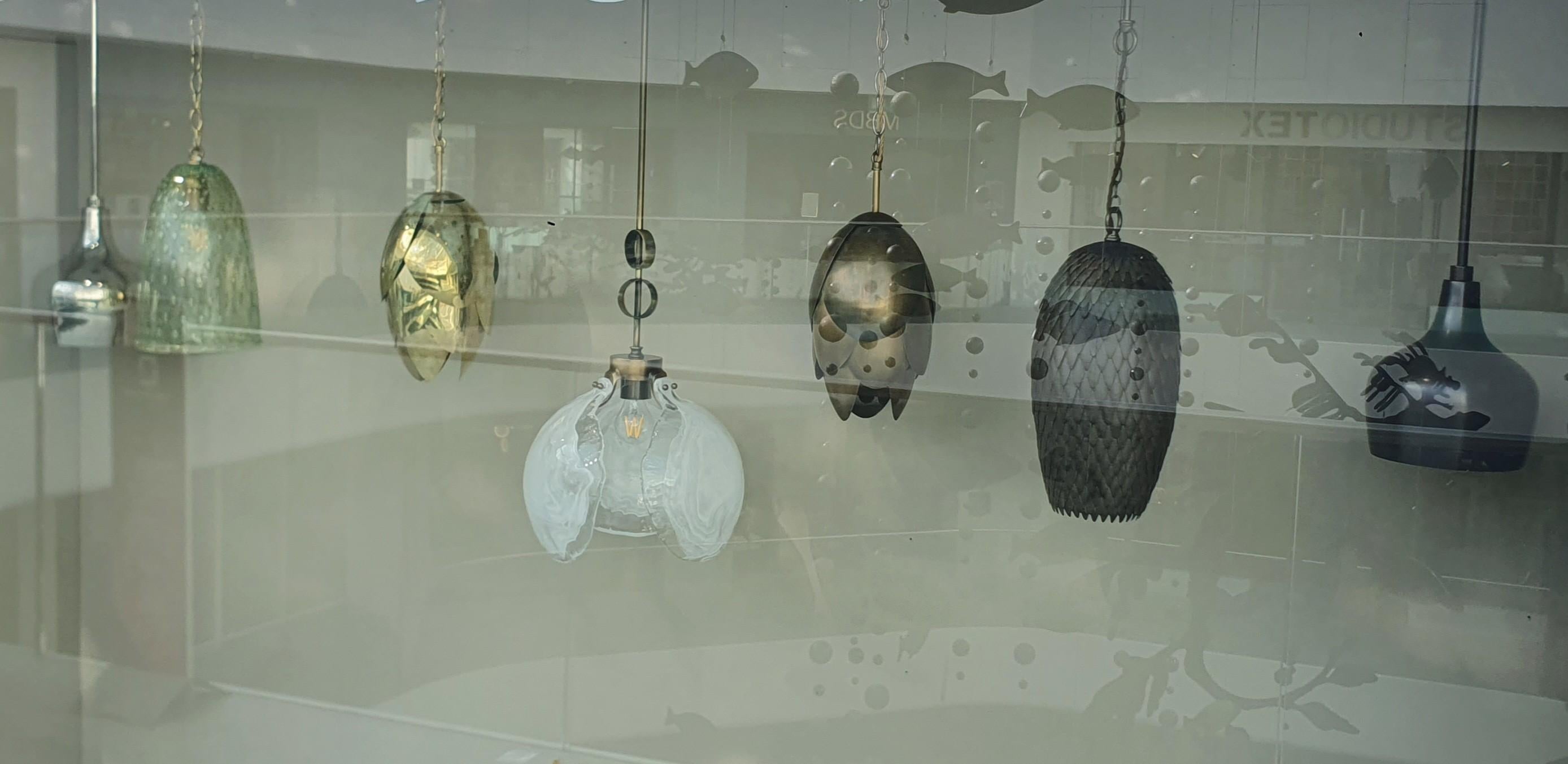 Pendentif Dragon flambant neuf fabriqué à la main en laiton avec finition bronze et intérieur or. en vente 4