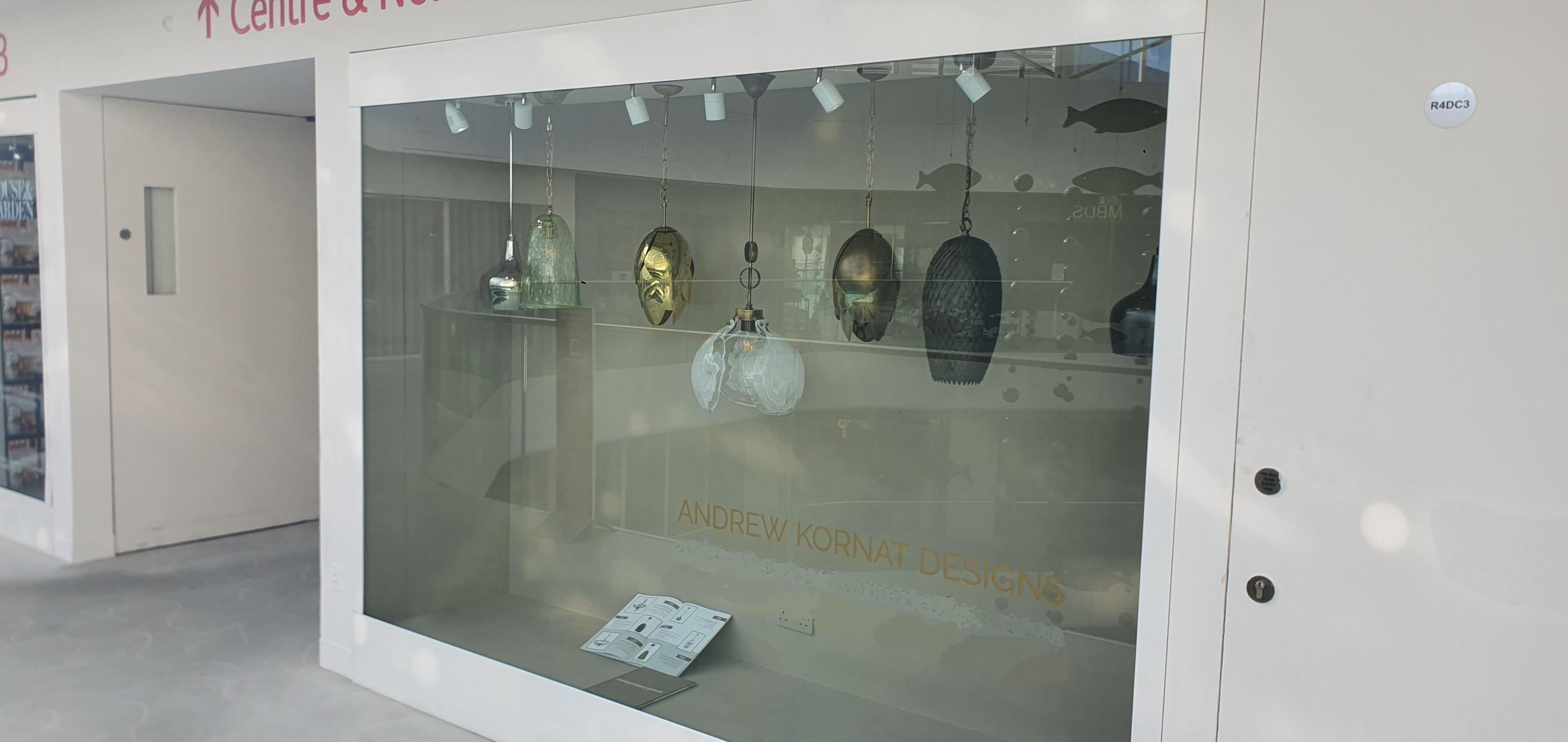 Pendentif Dragon flambant neuf fabriqué à la main en laiton avec finition bronze et intérieur or. en vente 5