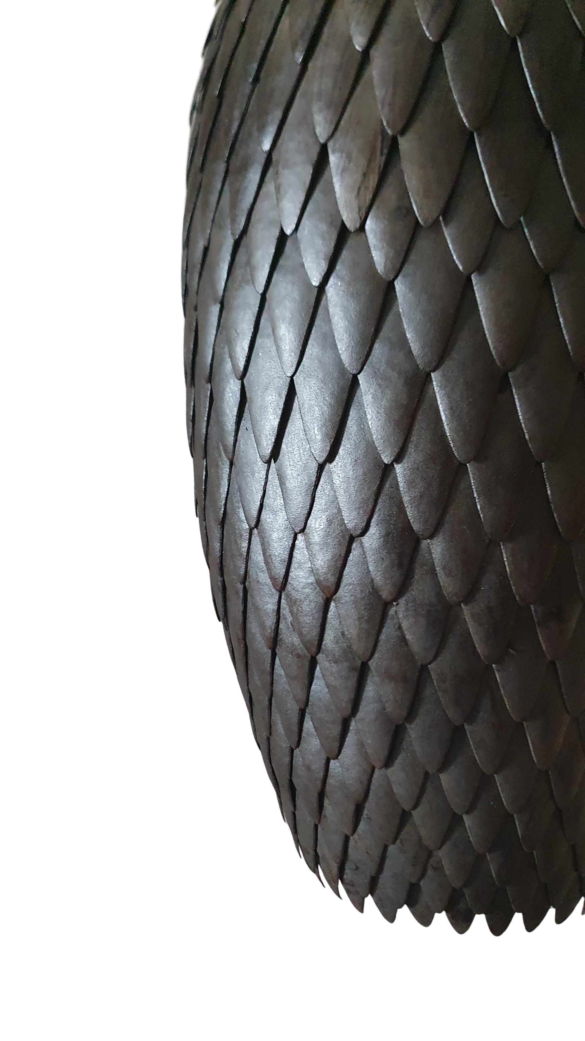 Pendentif Dragon flambant neuf fabriqué à la main en laiton avec finition bronze et intérieur or. en vente 1