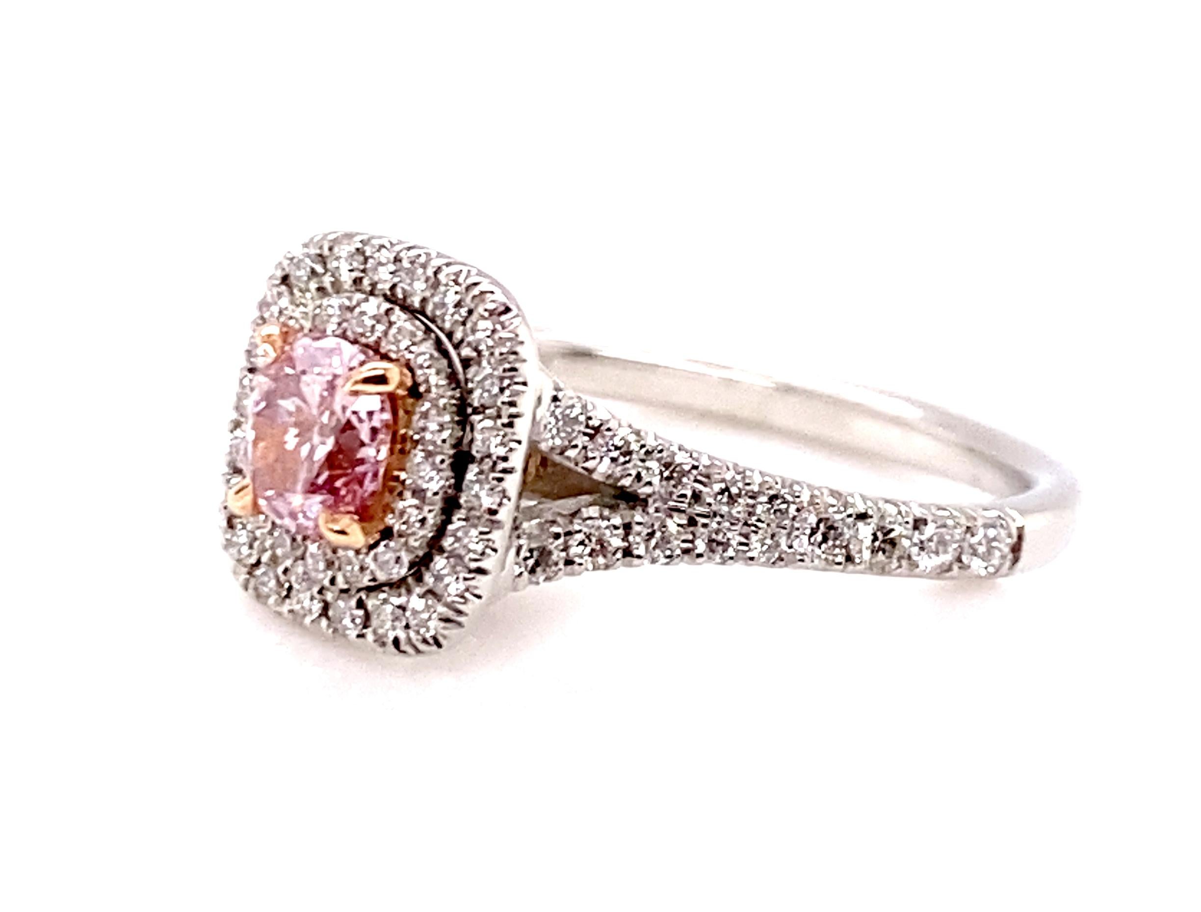 Taglio cuscino Anello di fidanzamento con diamante rosa GIA Mined Fancy Intense Purplish Pink Halo Platinum in vendita