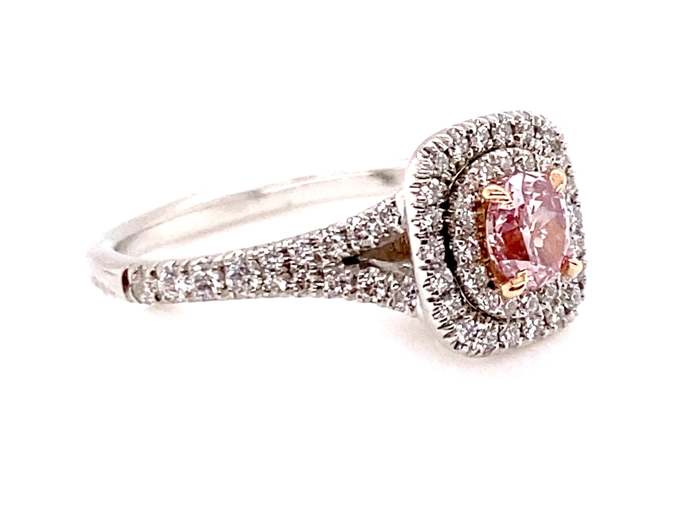 Anello di fidanzamento con diamante rosa GIA Mined Fancy Intense Purplish Pink Halo Platinum In condizioni Nuovo in vendita a Dearborn, MI