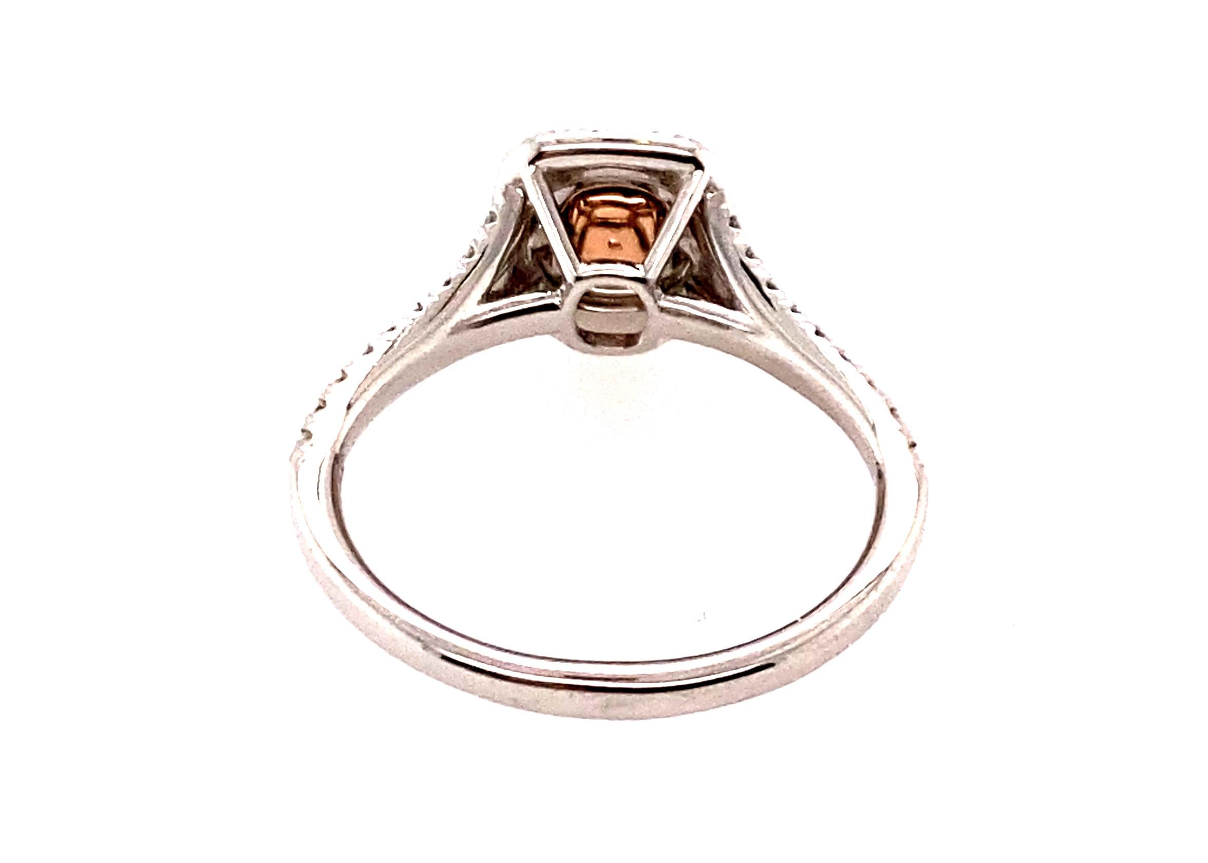 Anello di fidanzamento con diamante rosa GIA Mined Fancy Intense Purplish Pink Halo Platinum in vendita 1