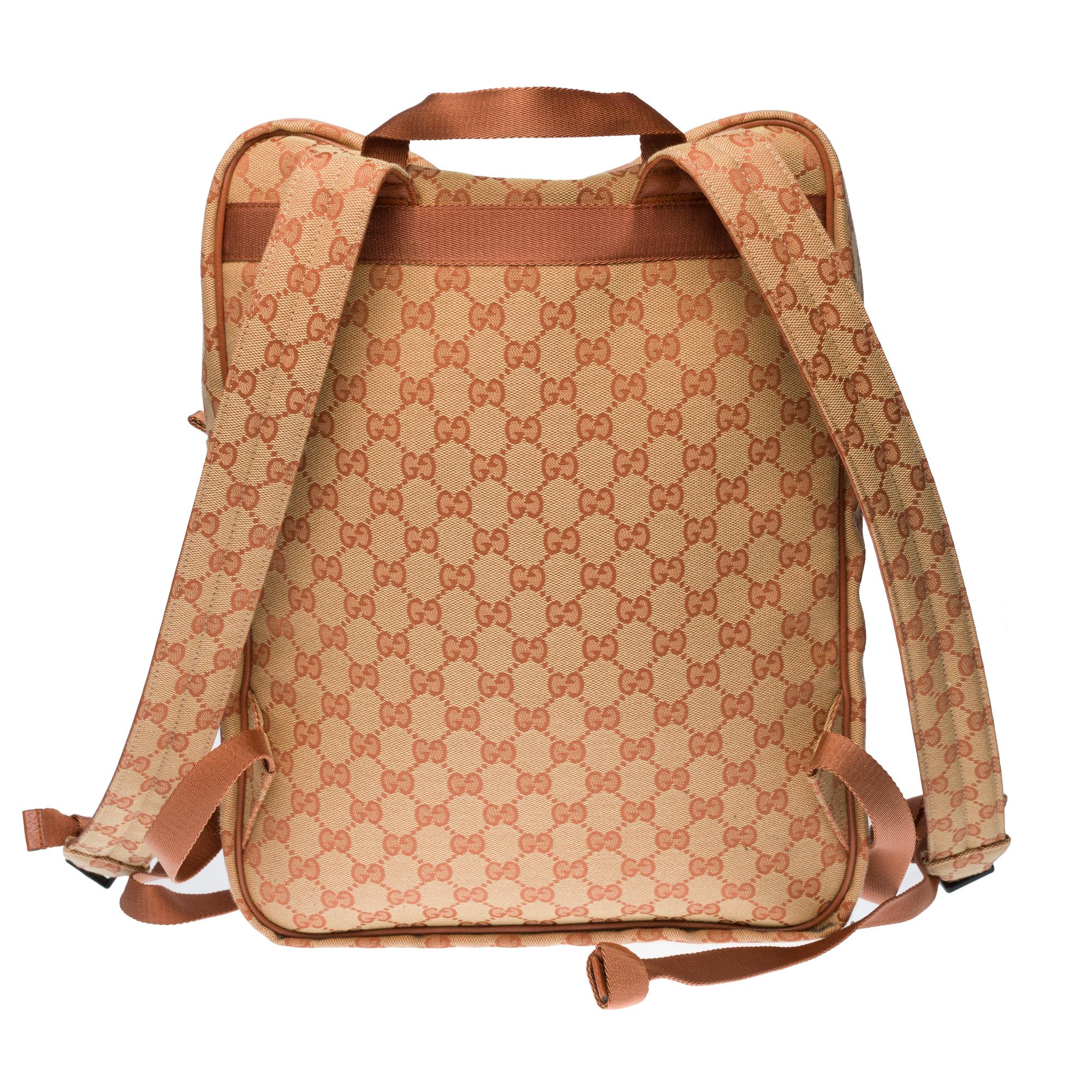 Gucci Medium Backpack With NY Yankees™️ Patch

This brown Gucci NY Yankees medium canvas has been expertly crafted with cotton in Italy and continues the design house's mix of Major League Baseball teams in its collections. Embroidered with a New