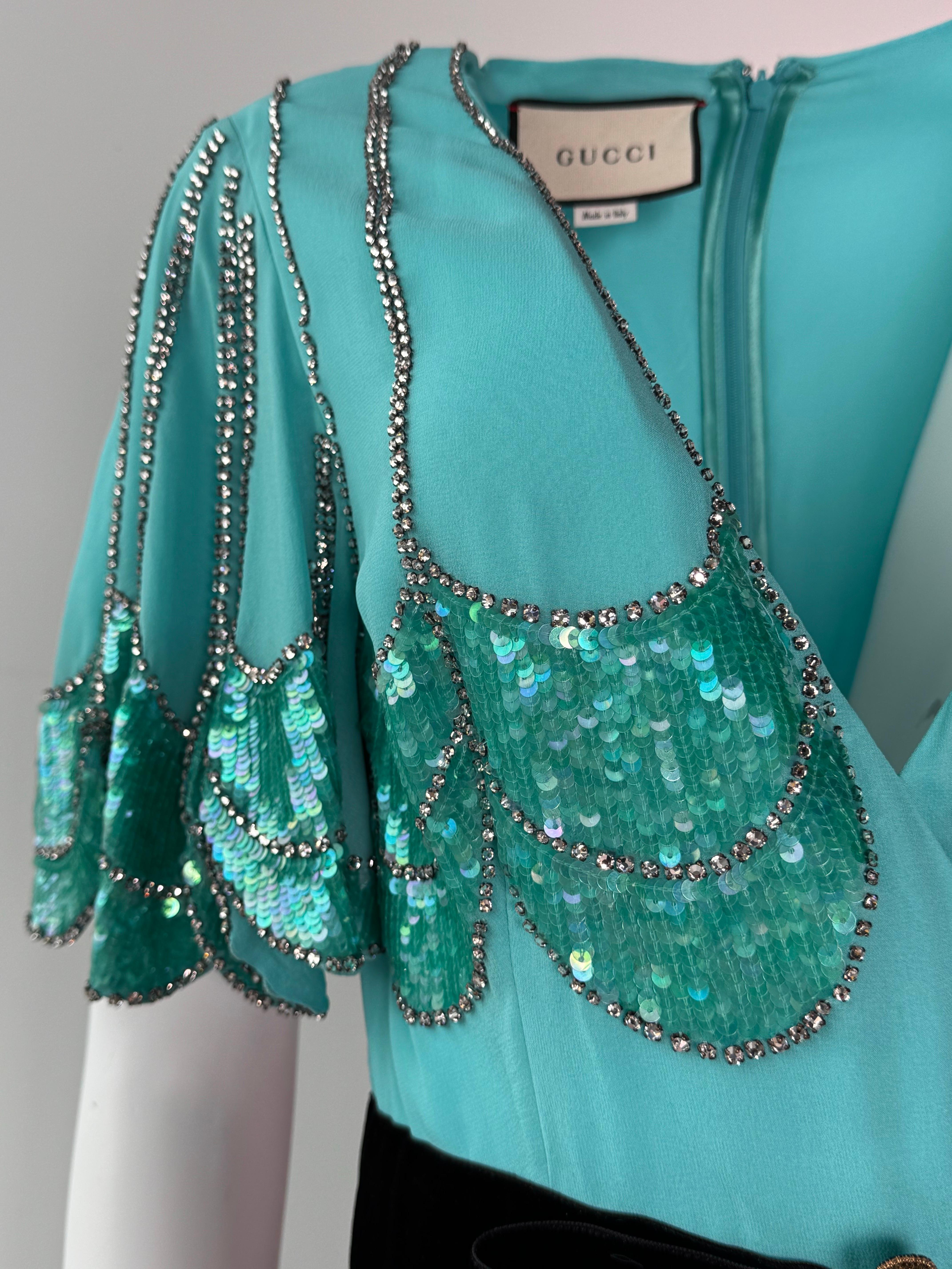 Brand New Gucci Petal Sleeve Deep V-neck Gown sz M For Sale 2