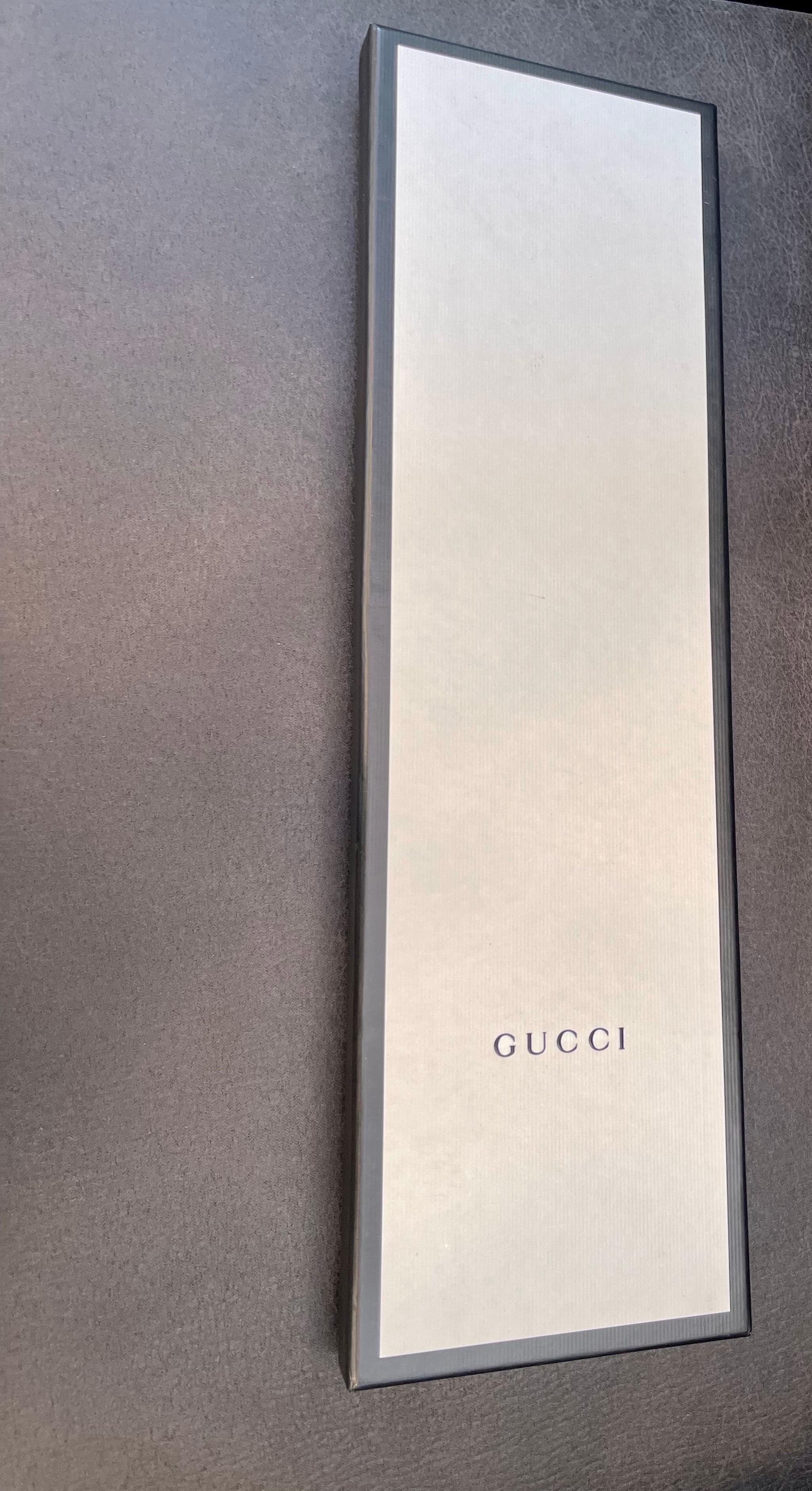 Donna Nuovo sciarpa quadrata in seta GUCCI Fiori blu e multicolore in un Gucci B. A. B.