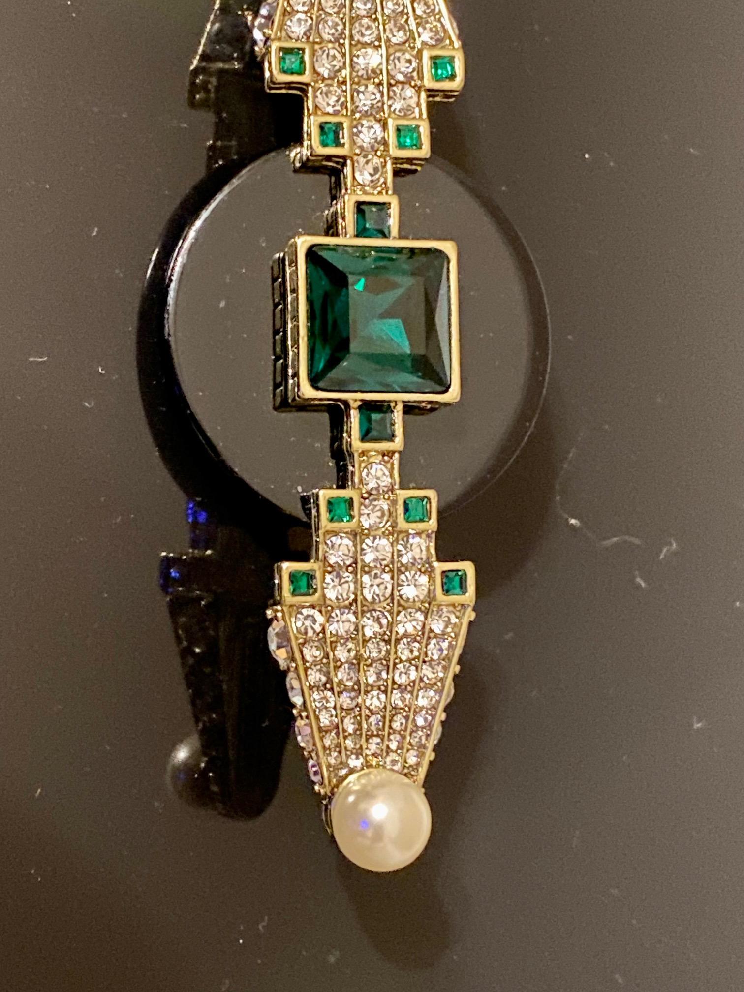 Brand New Heidi Daus Avant Garde Crystal Accented Pearl Pin Brooch In New Condition For Sale In Houston, TX