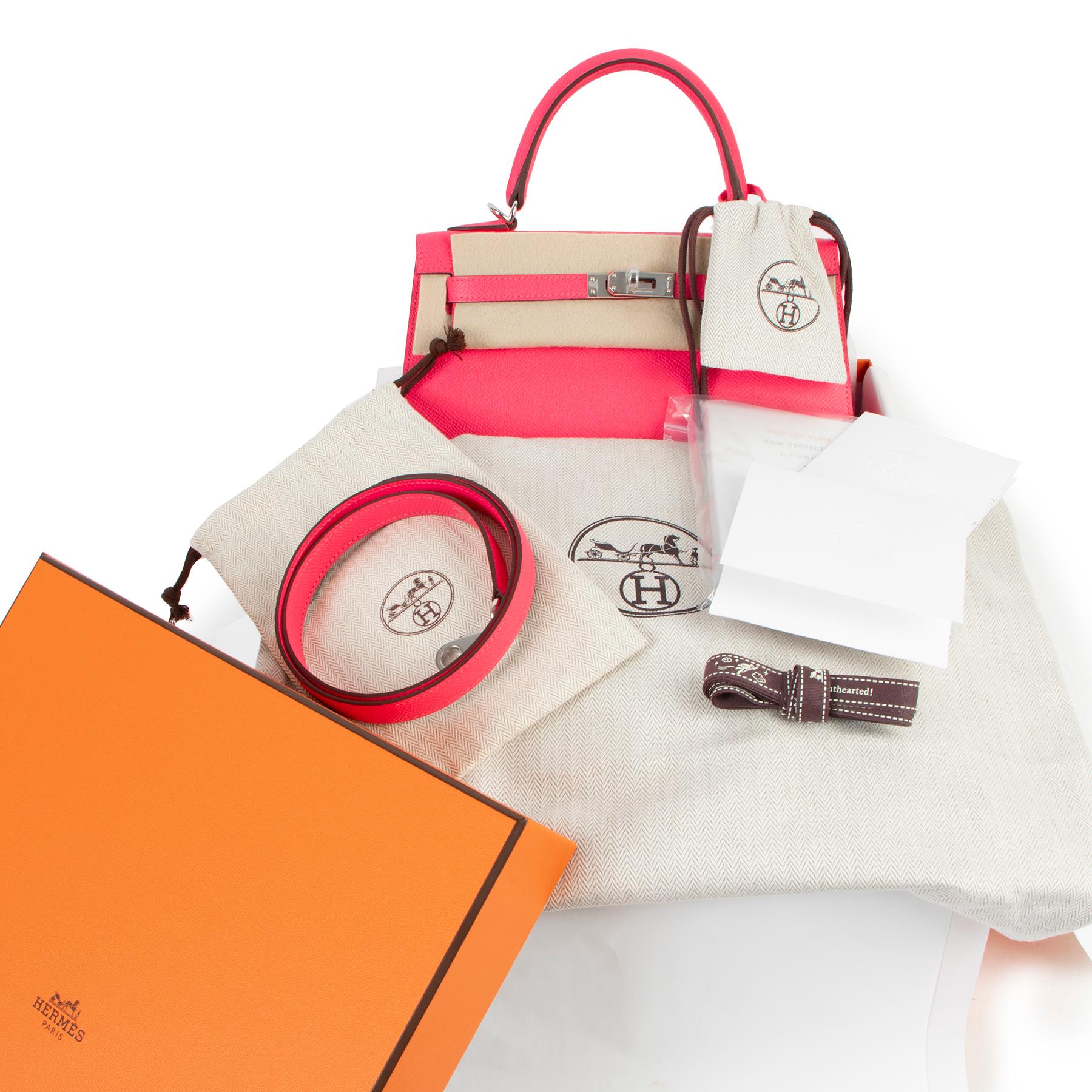 BRAND NEW Hermès Kelly 25 Sellier Rose Azalee Veau Epsom PHW

And just like that, this pink beauty arrived! Perfect to uplift all of your summer outfits.
This Kelly 25 in Rose Azalee is crafted from Veau Epsom leather in Sellier and this featured by