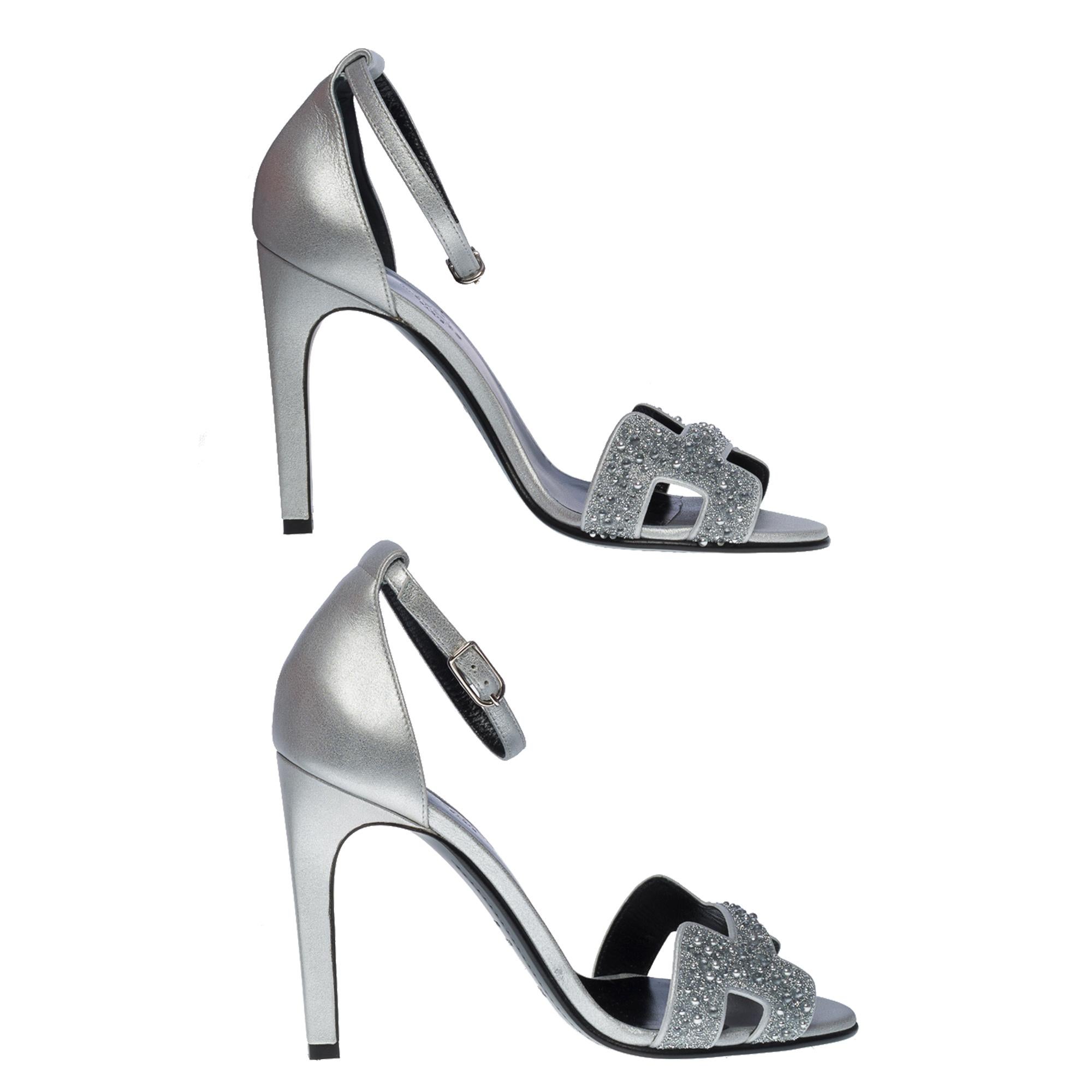 Brand New Hermès Premiere Night Pumps with silver sequins and beads, size 37 In New Condition In Paris, IDF