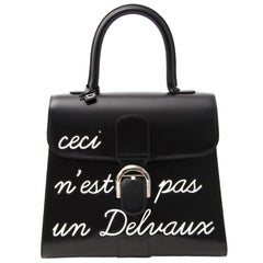 Brandneu L'Humour Brillant MM "Ceci N'est Pas Un Delvaux"