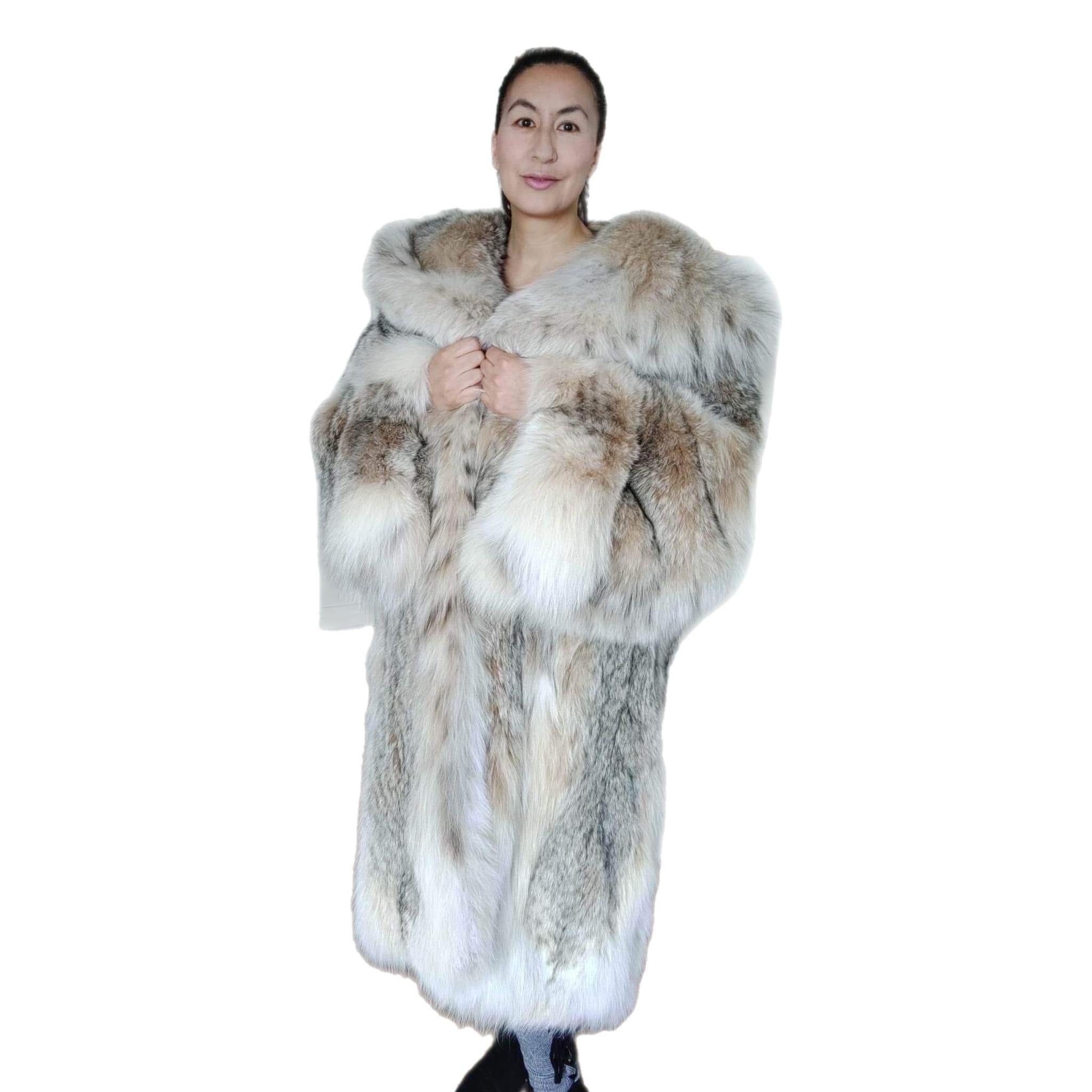 lightweight Canadian lynx fur coat with detachable hood size 12/L For Sale 2