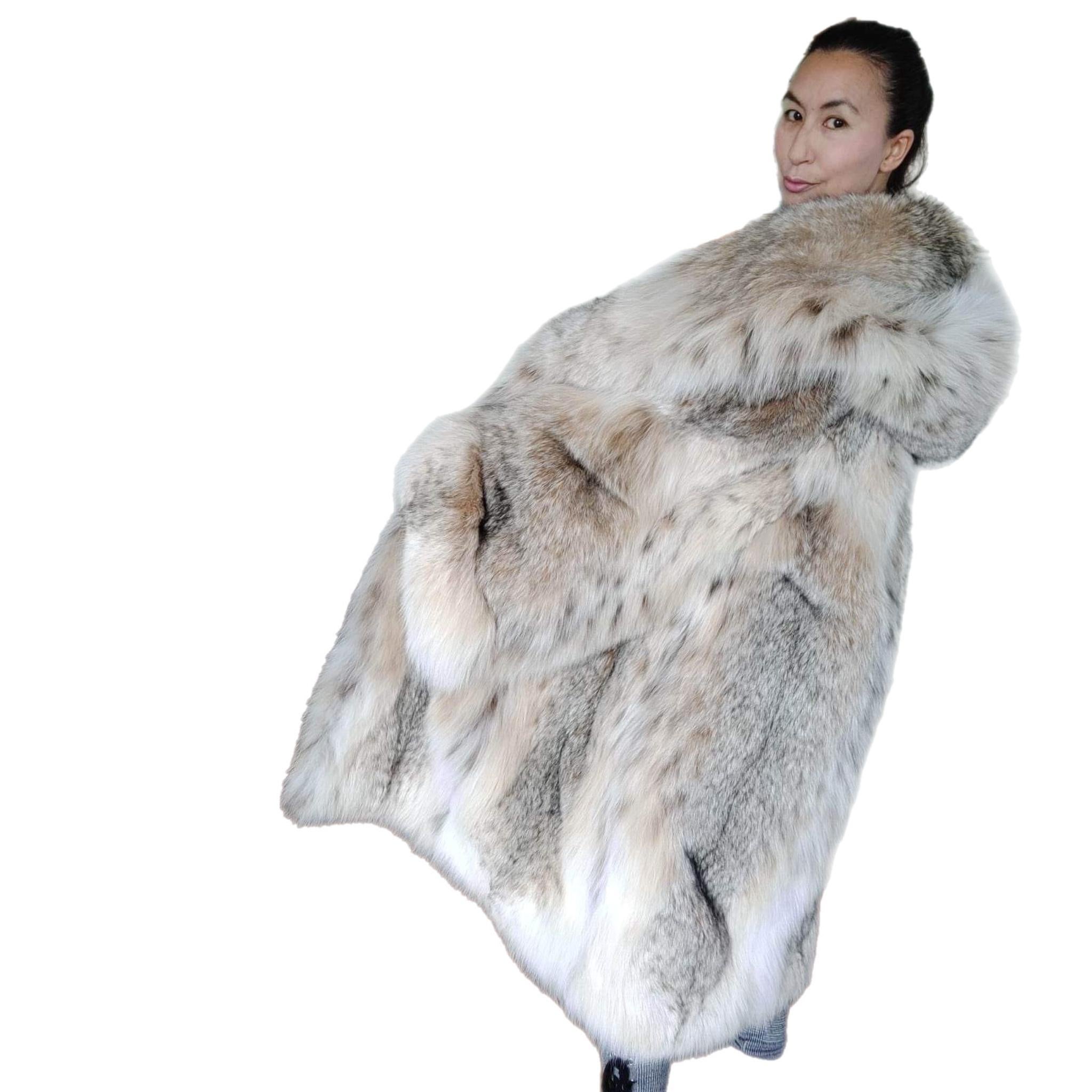 lightweight Canadian lynx fur coat with detachable hood size 12/L For Sale 4