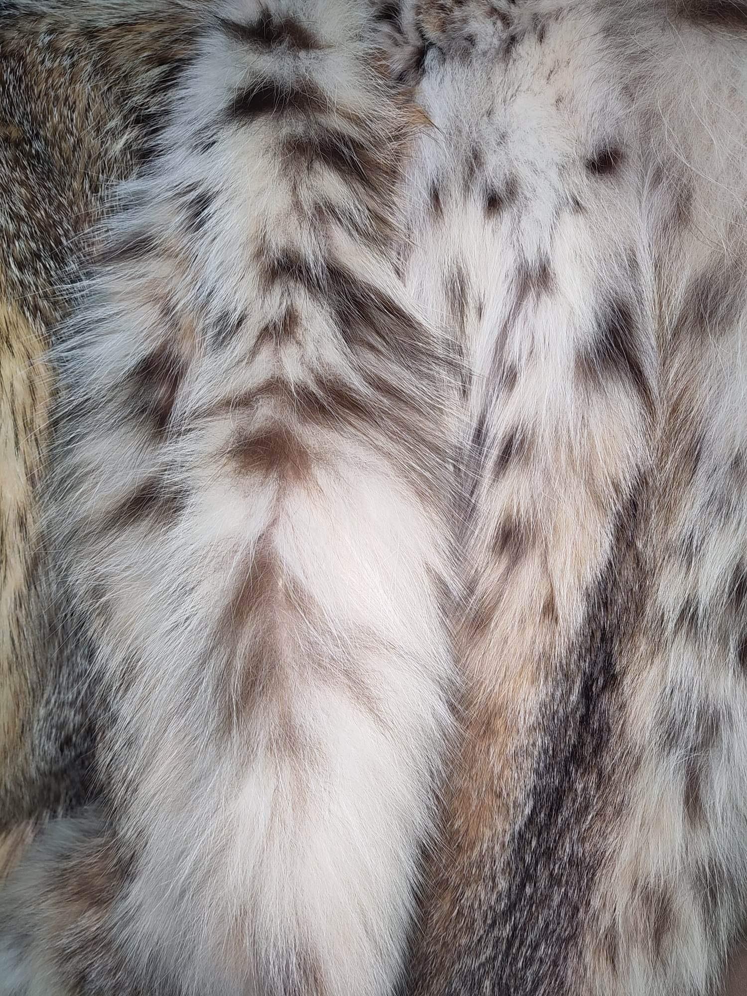 Brand new lightweight lynx fur coat size 12-14 14