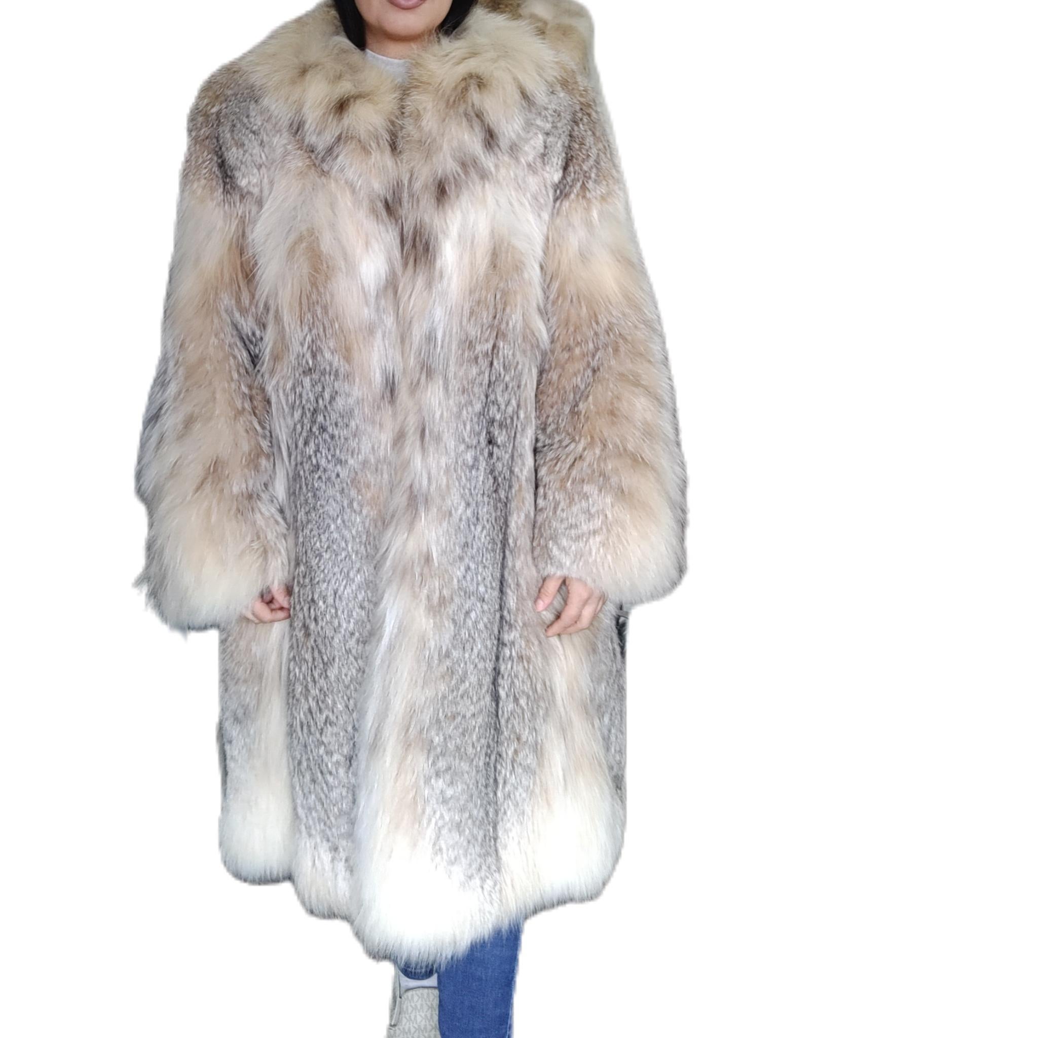 Gray Brand new lightweight lynx fur coat size 18-24 XL For Sale