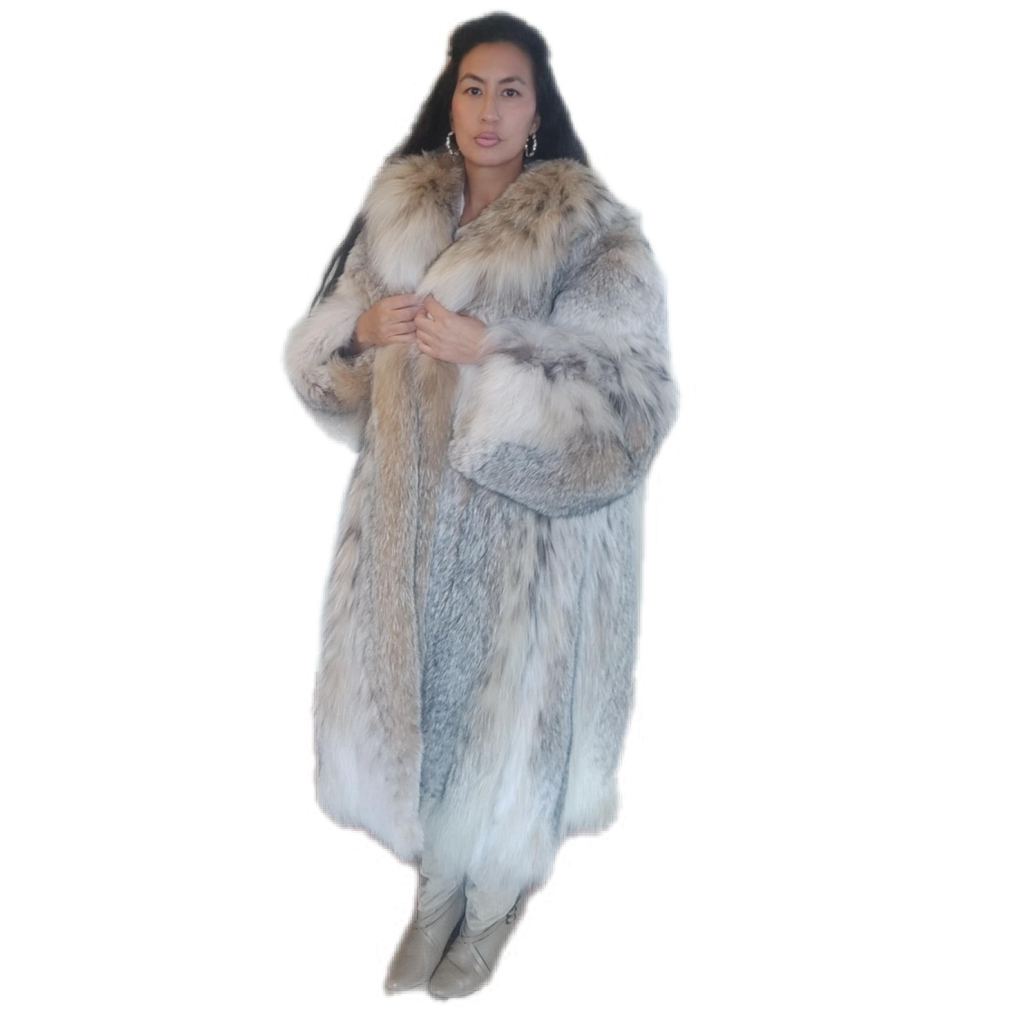 Brand new lightweight lynx fur coat size 14 L In New Condition For Sale In Montreal, Quebec