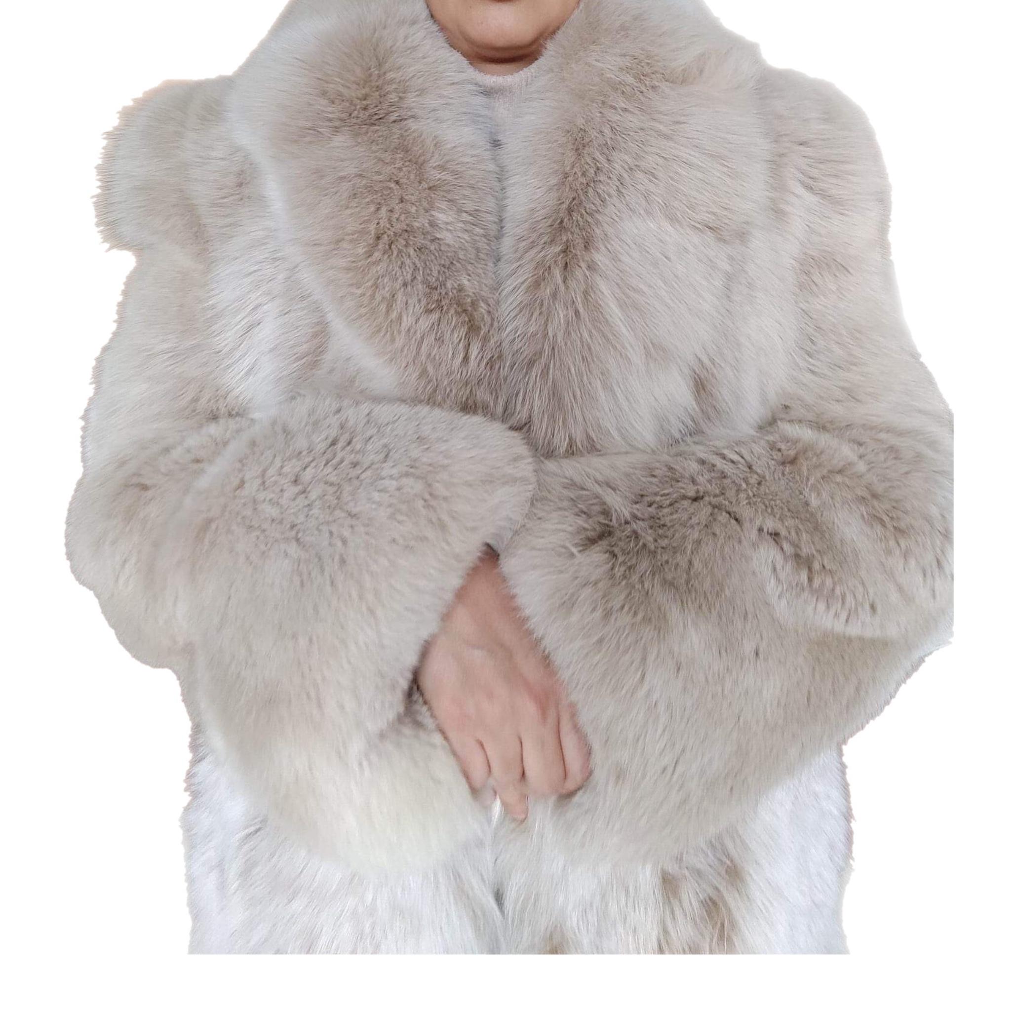 Brand new lightweight saga fox fur coat size 8 For Sale 6