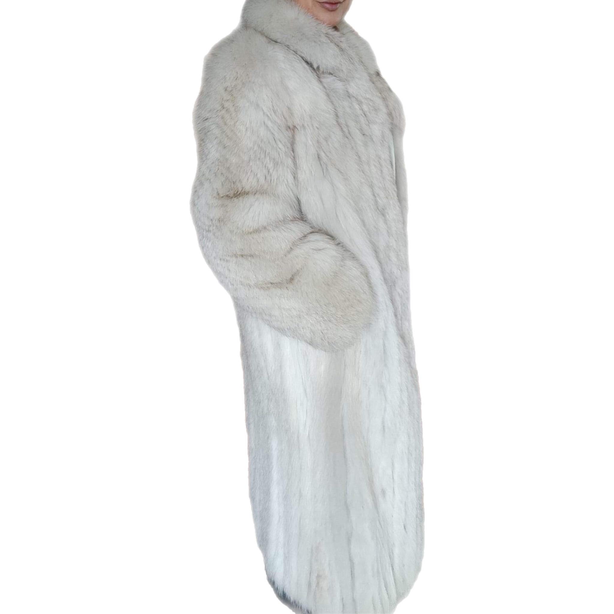 Brand new lightweight saga fox fur coat size 8  1