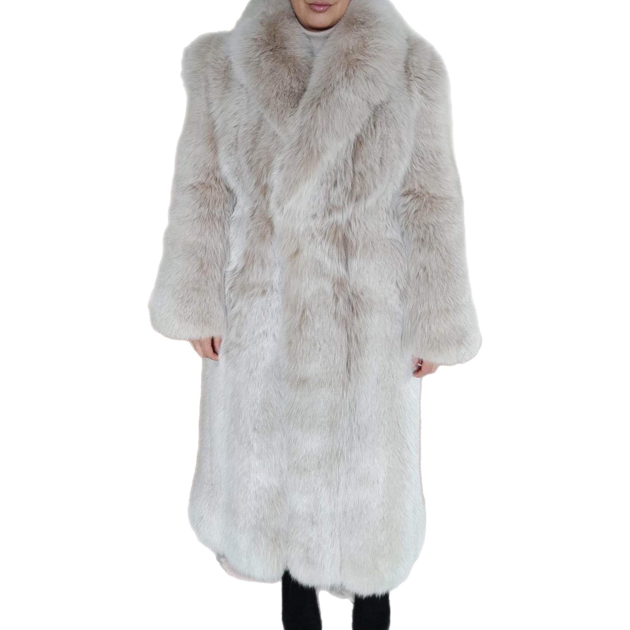 Brand new lightweight saga fox fur coat size 8 For Sale 4