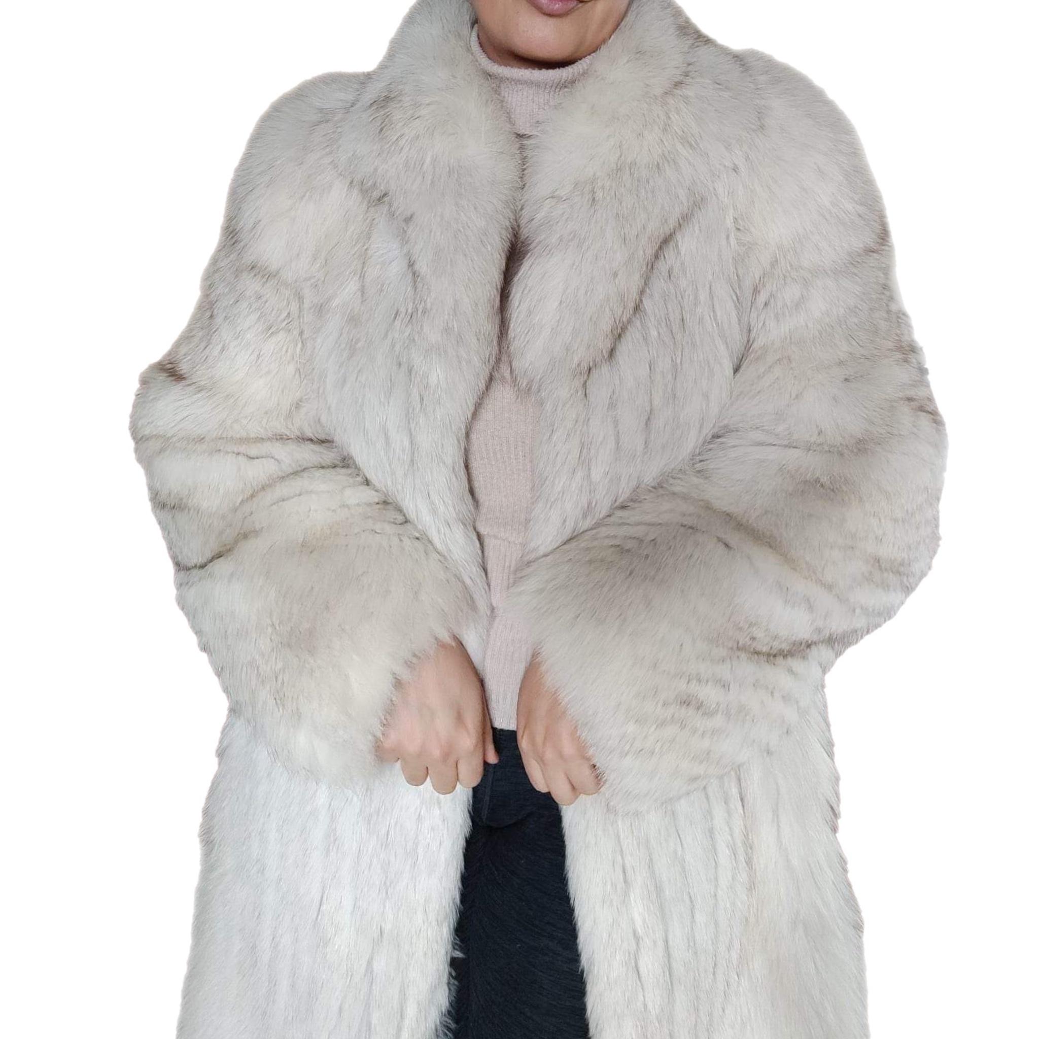 Brand new lightweight saga fox fur coat size 8  5