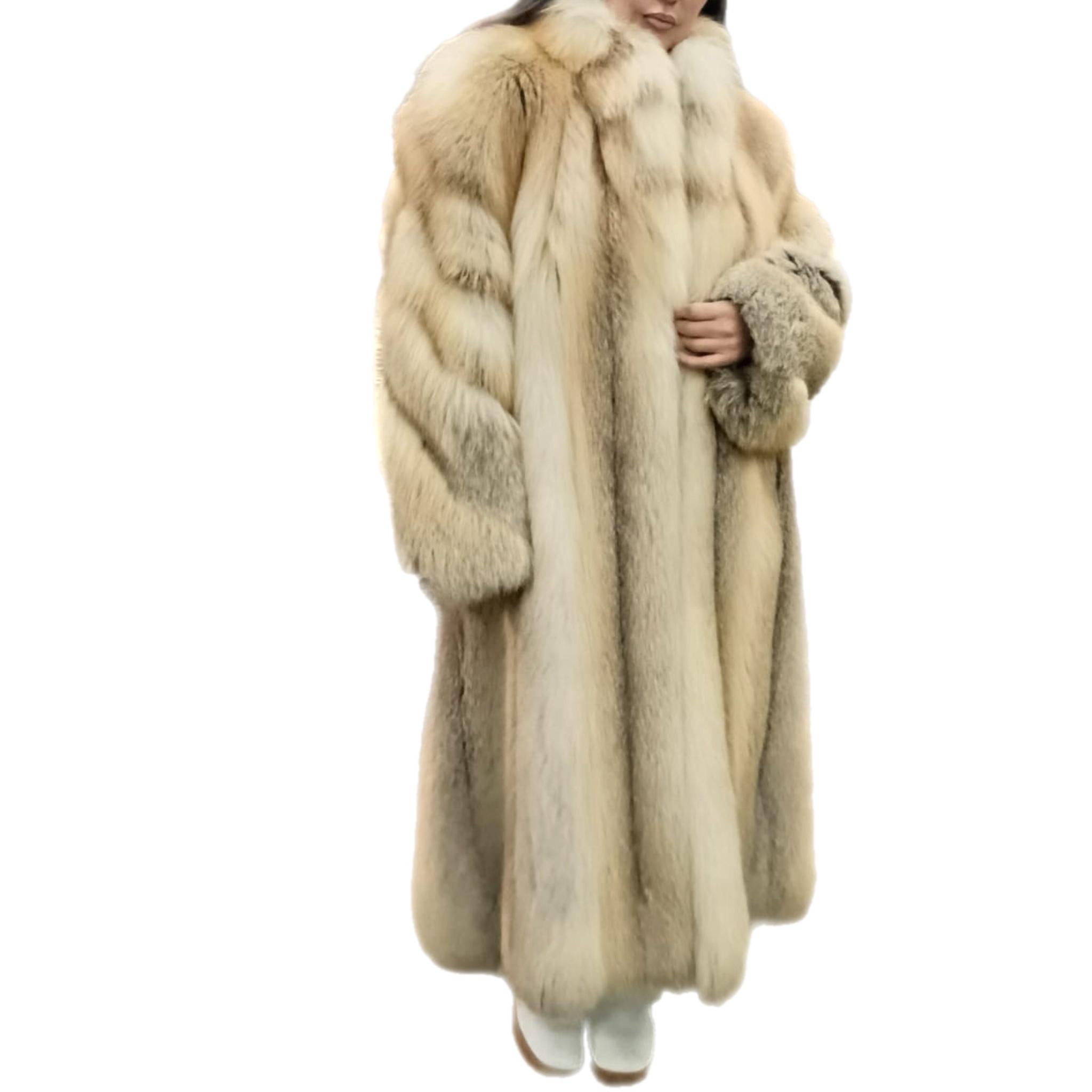 Brand new lightweight saga Island fox fur coat size 12 L For Sale 6