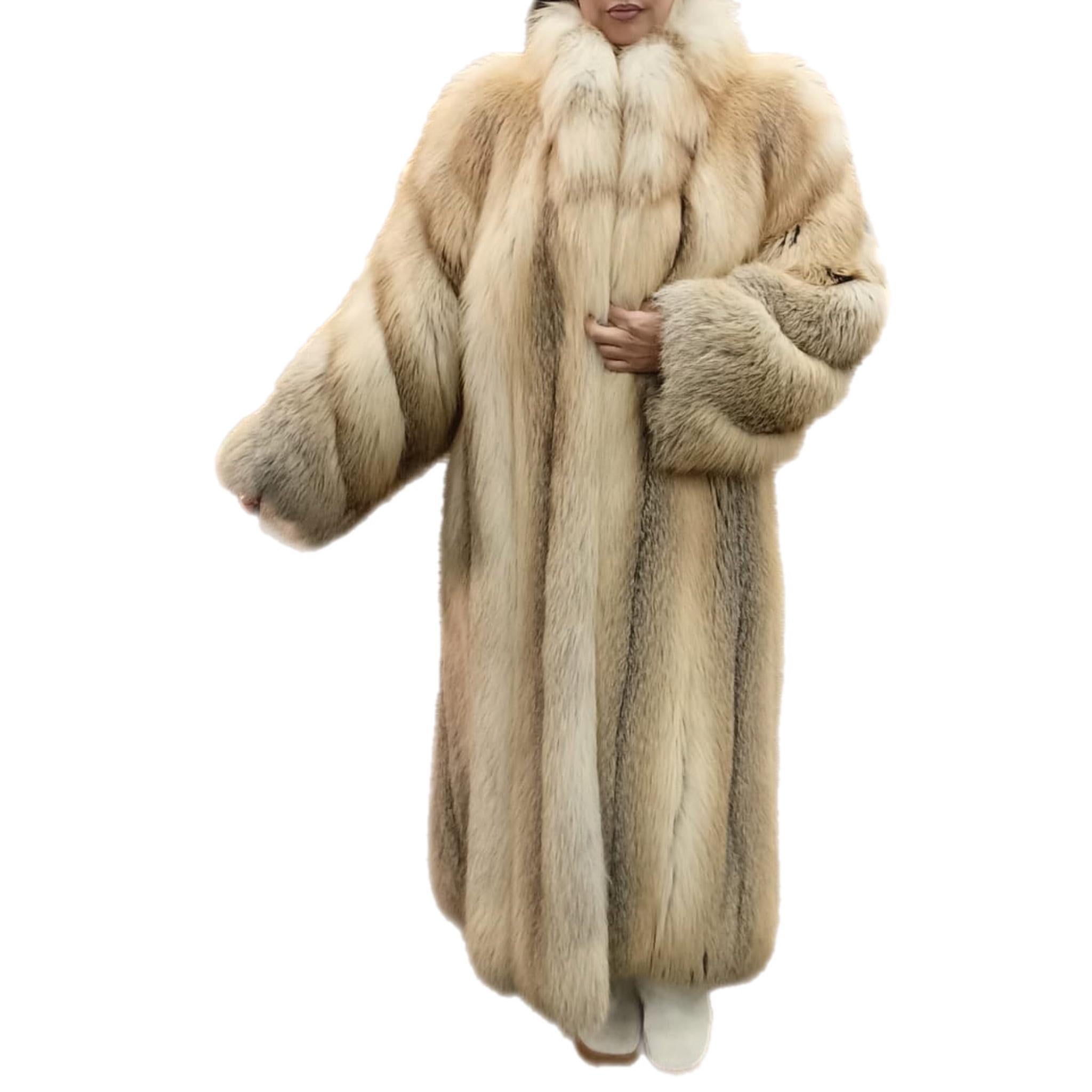 Brand new lightweight saga Island fox fur coat size 12 L For Sale 1